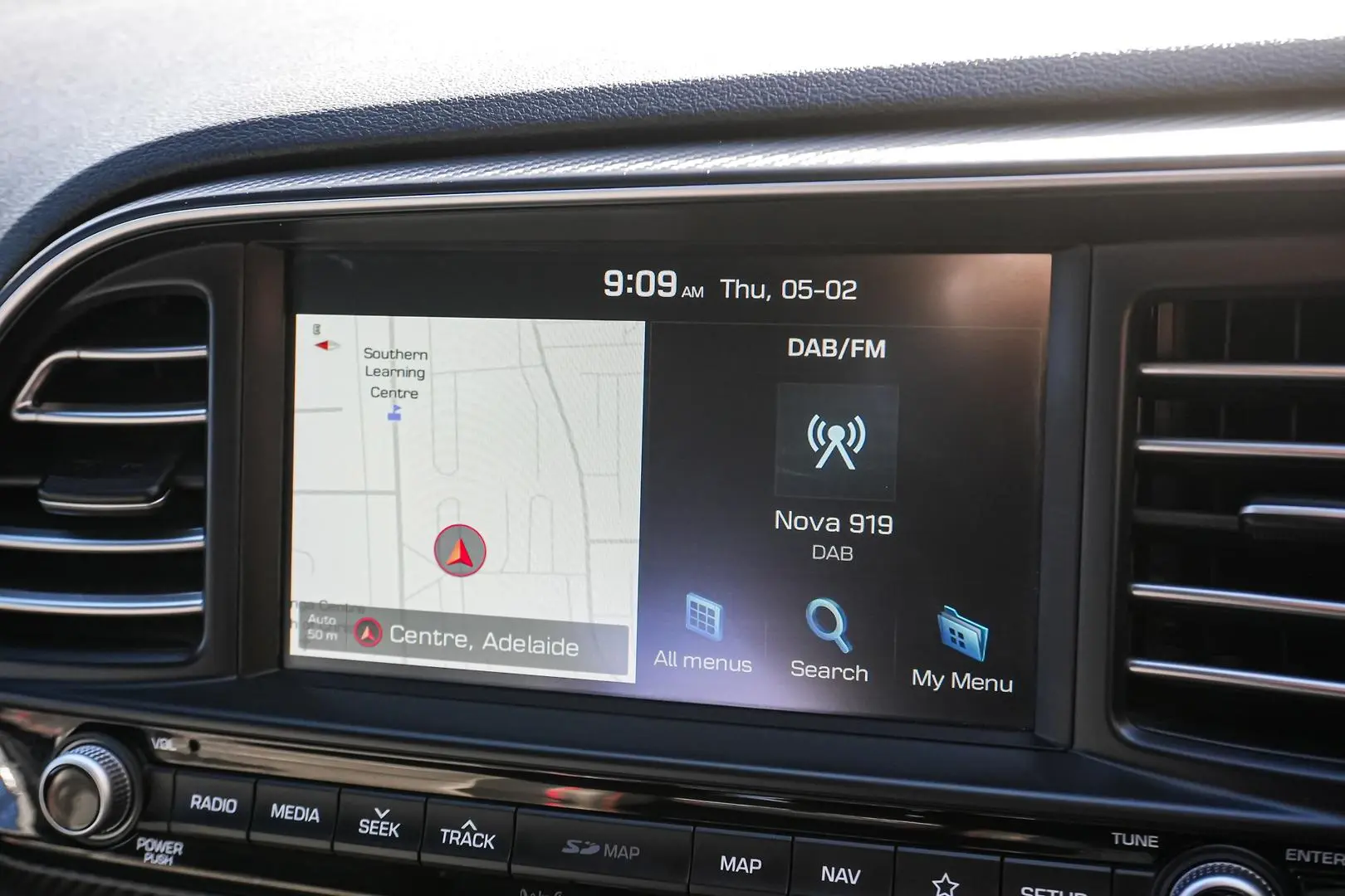 2019 Hyundai Elantra Gallery Image 22