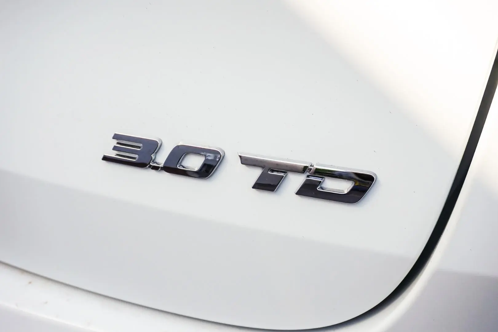 2023 Isuzu MU-X Gallery Image 17