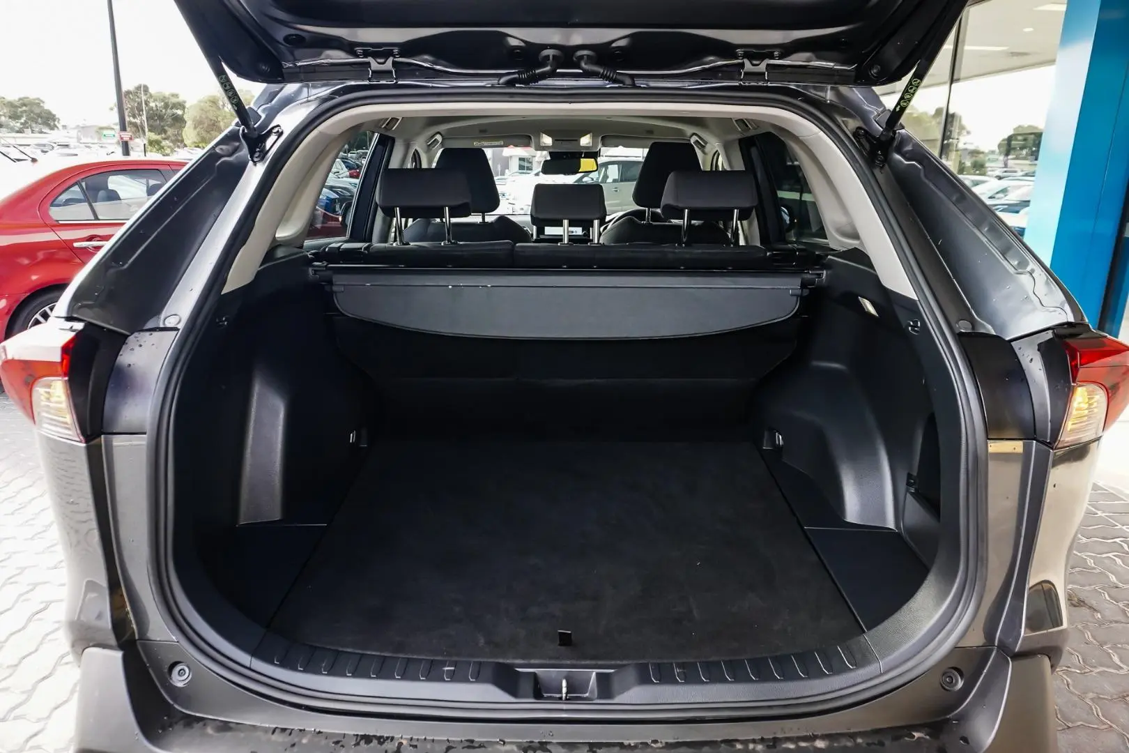 2024 Toyota RAV4 Gallery Image 9