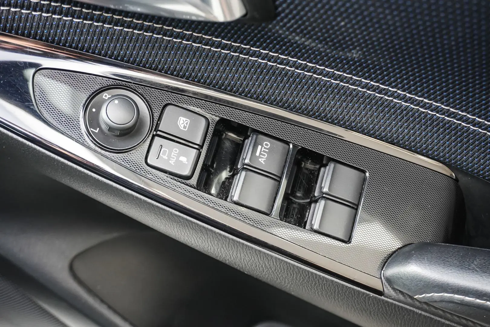 2022 Mazda 2 Gallery Image 19