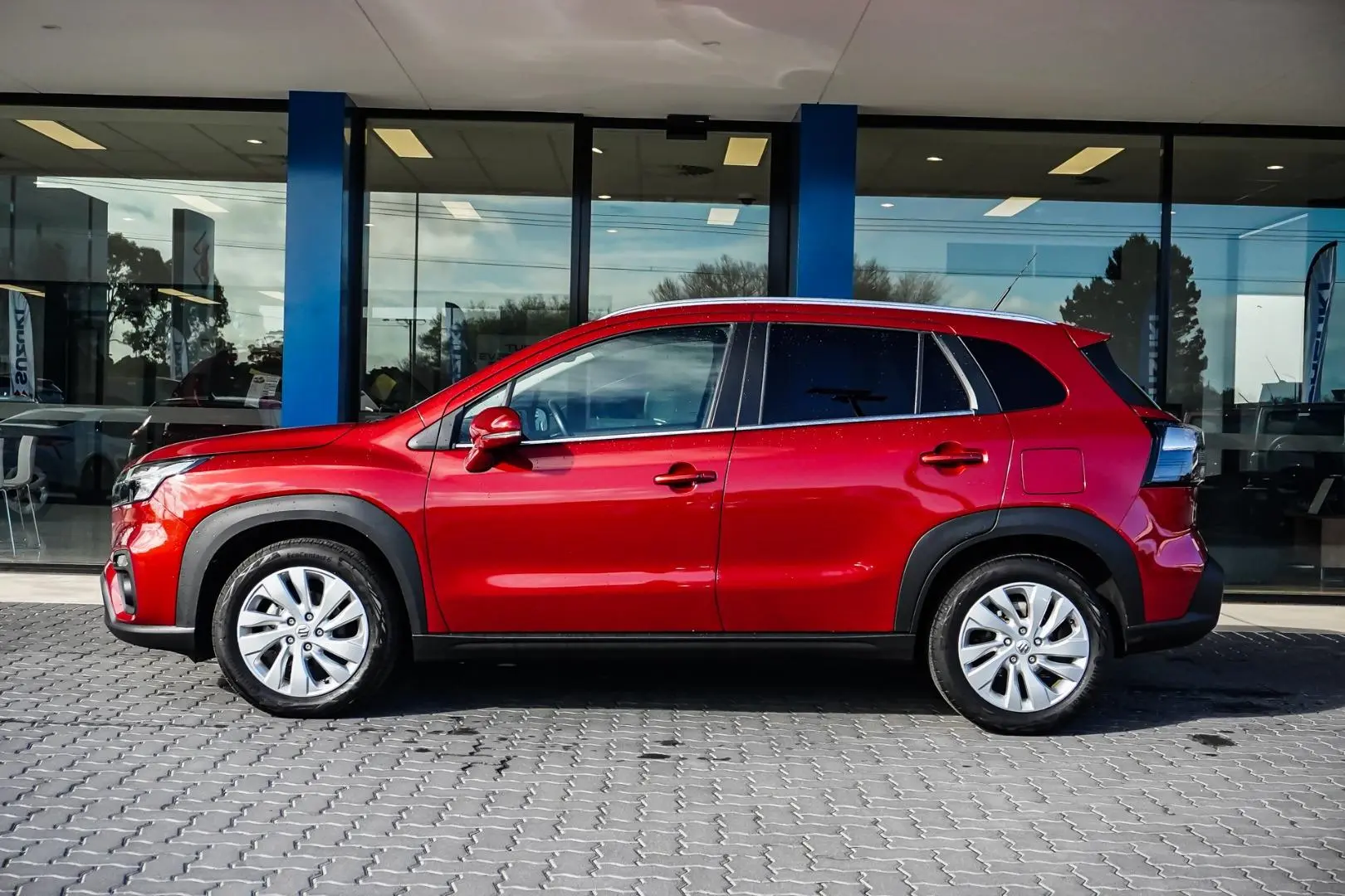 2023 Suzuki S-Cross Gallery Image 4