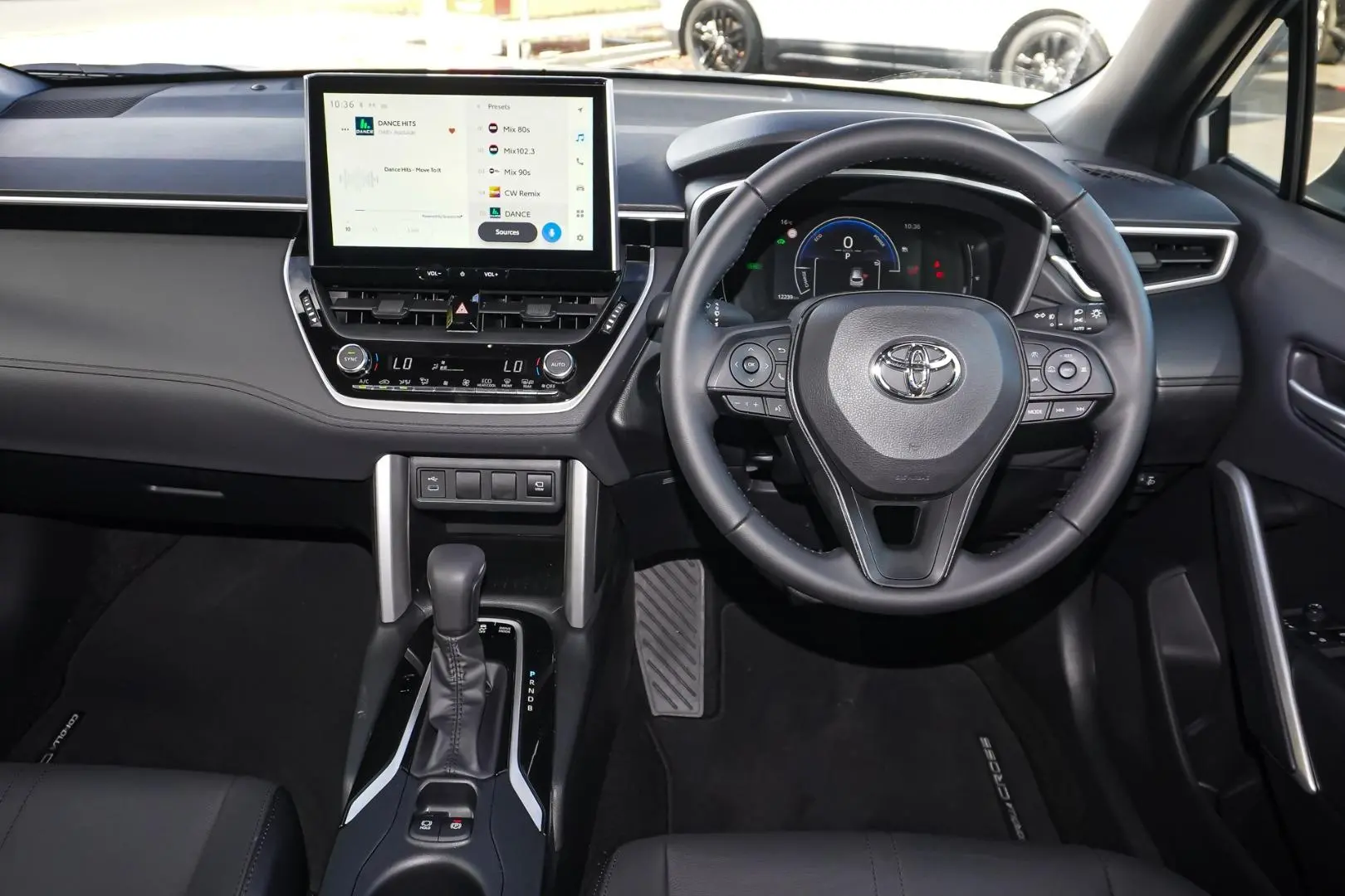 2025 Toyota Corolla Cross Gallery Image 8