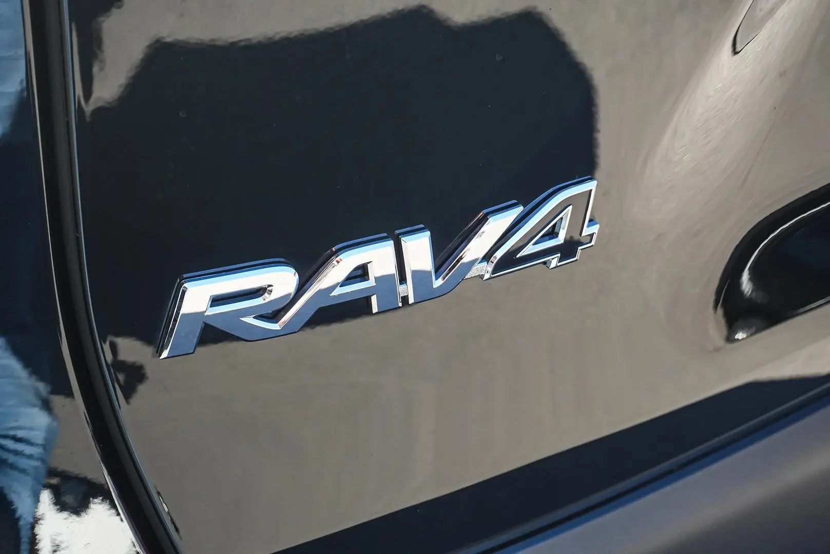 2024 Toyota RAV4 Gallery Image 14