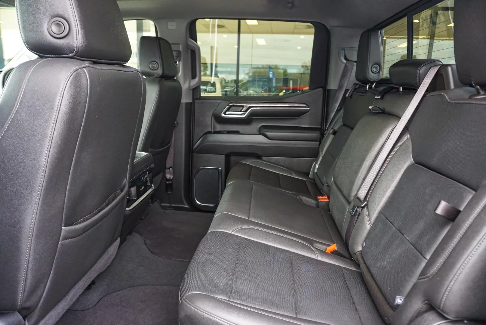 2024 Chevrolet Silverado Gallery Image 8