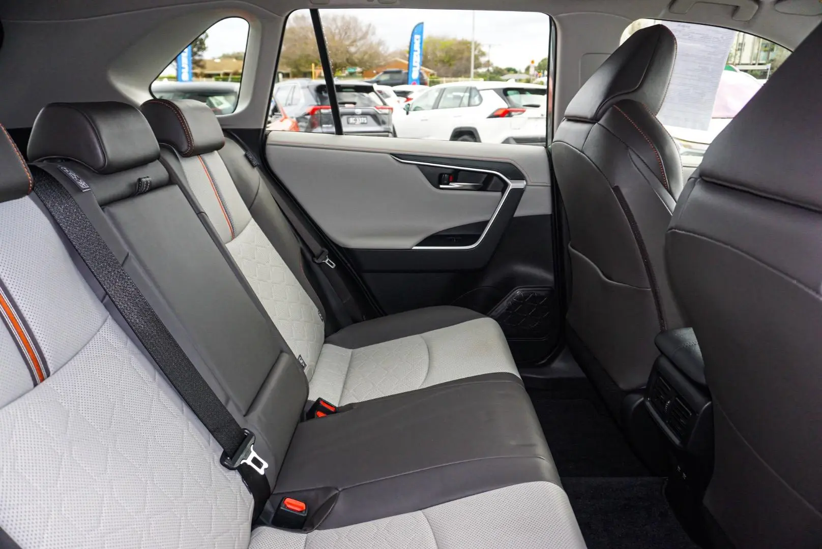 2022 Toyota RAV4 Gallery Image 9