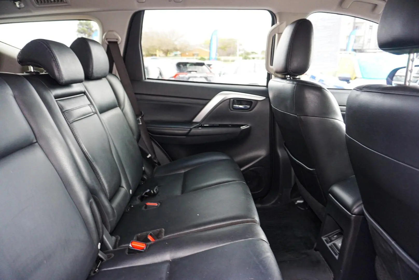 2024 Mitsubishi Pajero Sport Gallery Image 9