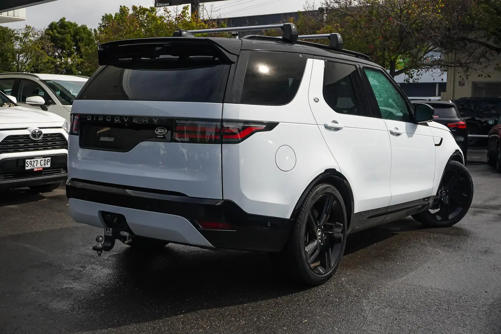 2021 Land Rover Discovery Gallery Image 3