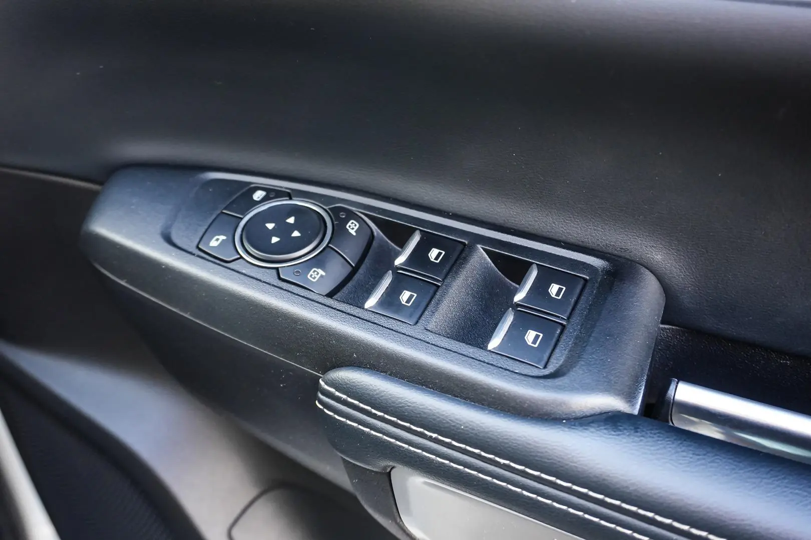 2024 Ford Everest Gallery Image 17