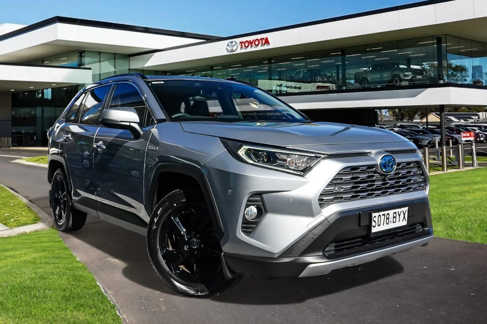 2020 Toyota RAV4 Gallery Image 1