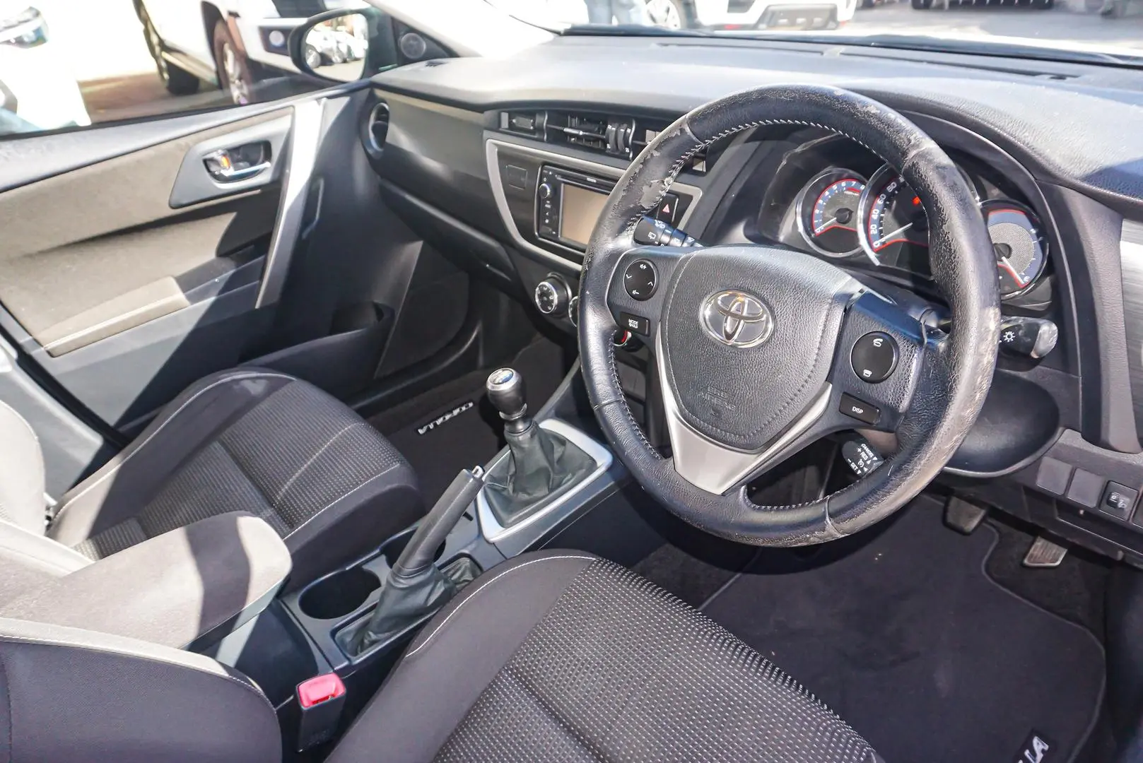 2013 Toyota Corolla Gallery Image 6