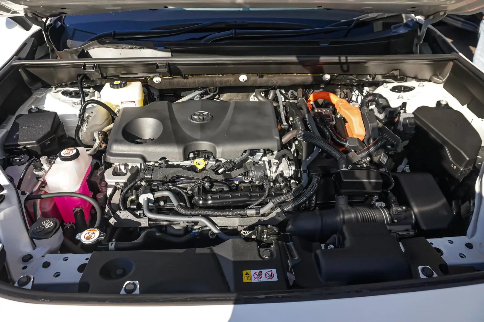 2025 Toyota RAV4 Gallery Image 24
