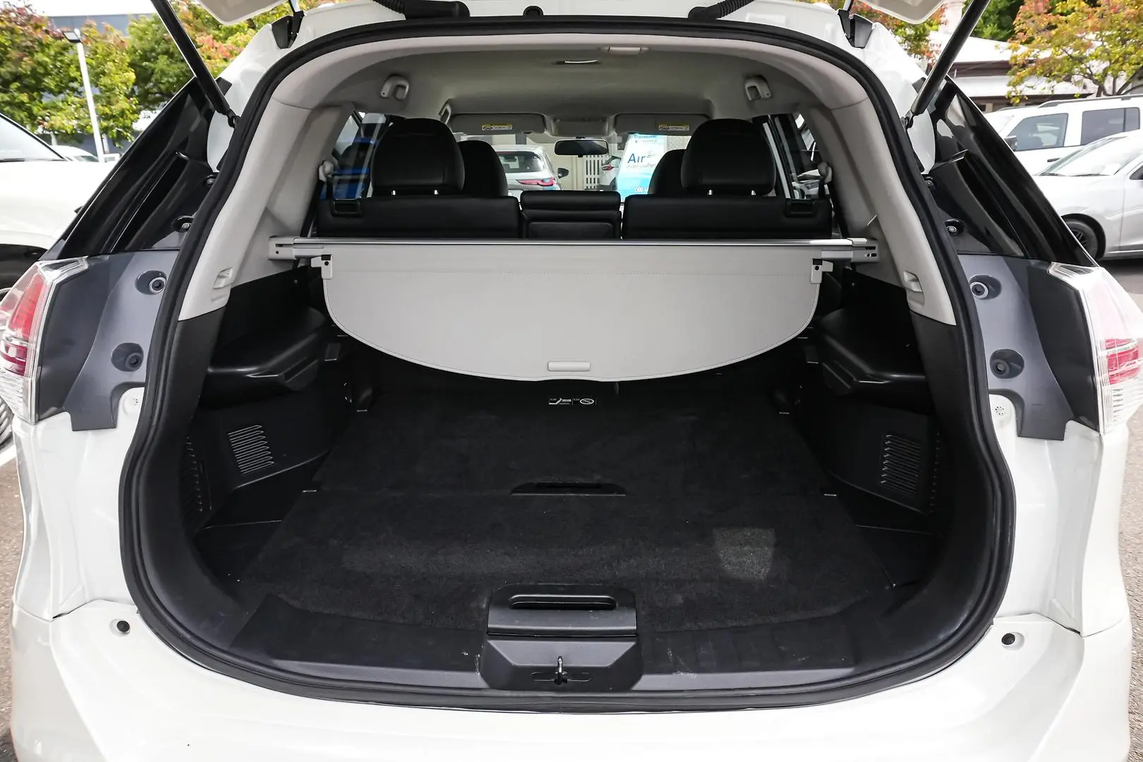 2017 Nissan X-TRAIL Gallery Image 14