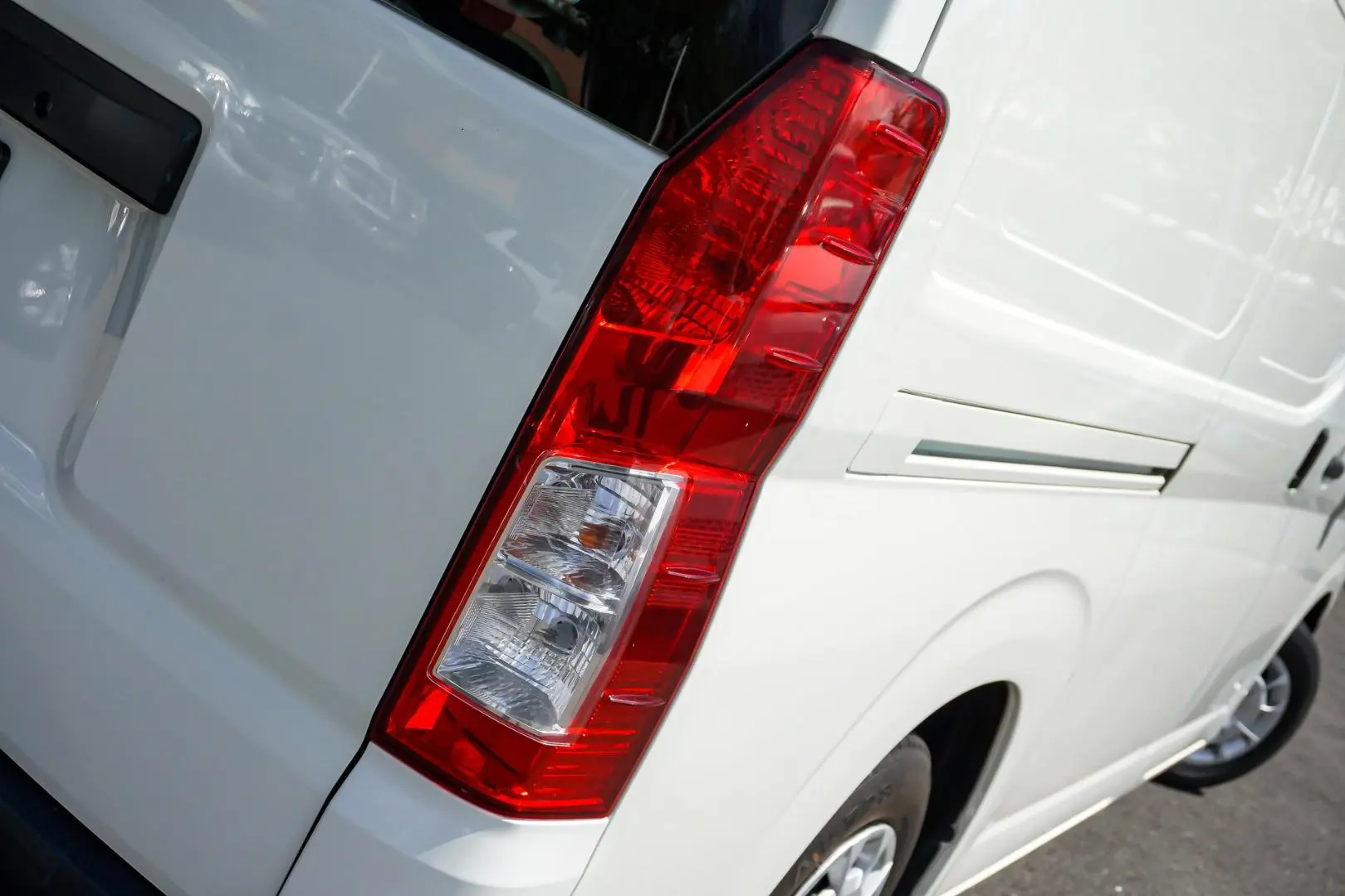 2021 Toyota Hiace Gallery Image 12