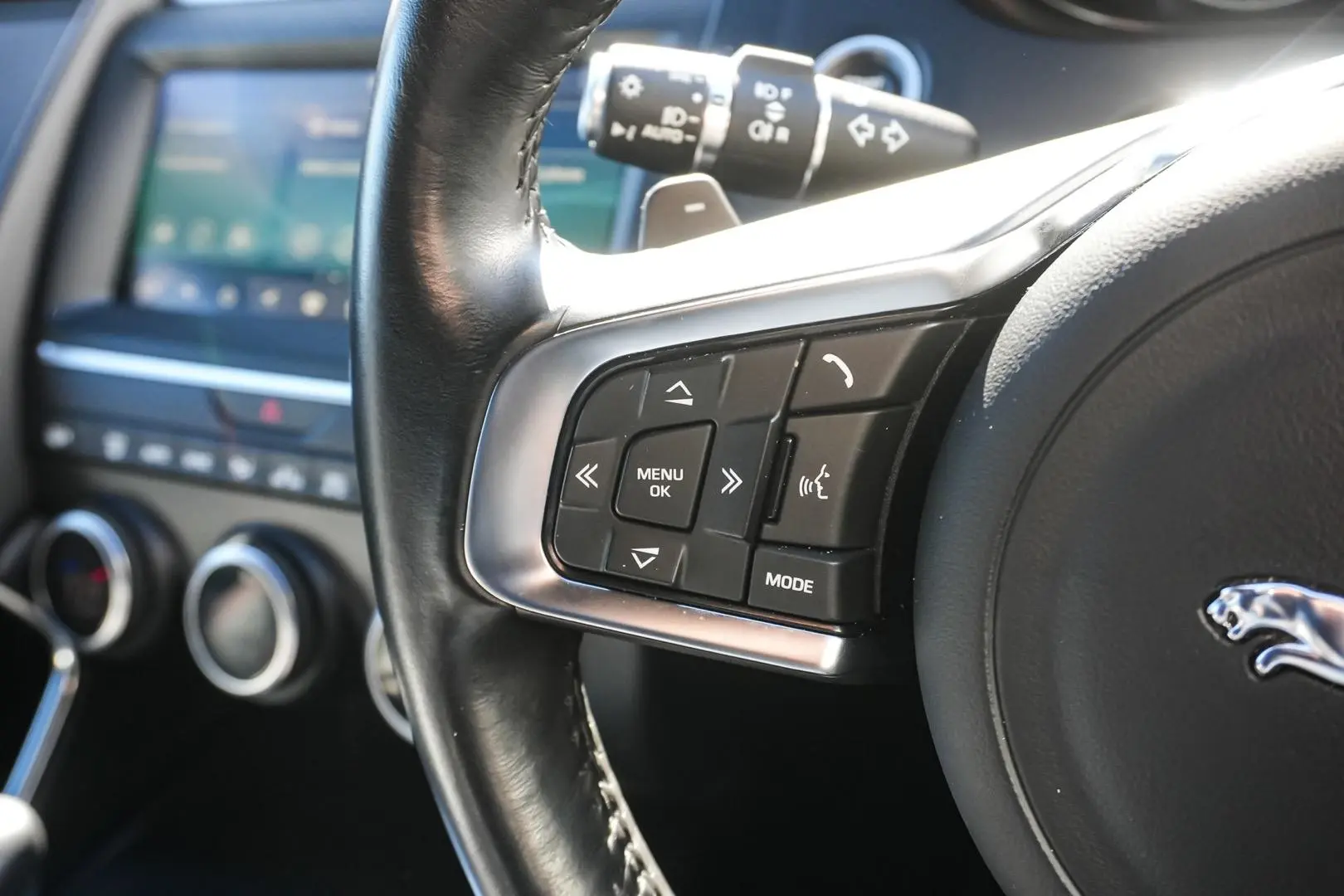 2020 Jaguar E-PACE Gallery Image 19