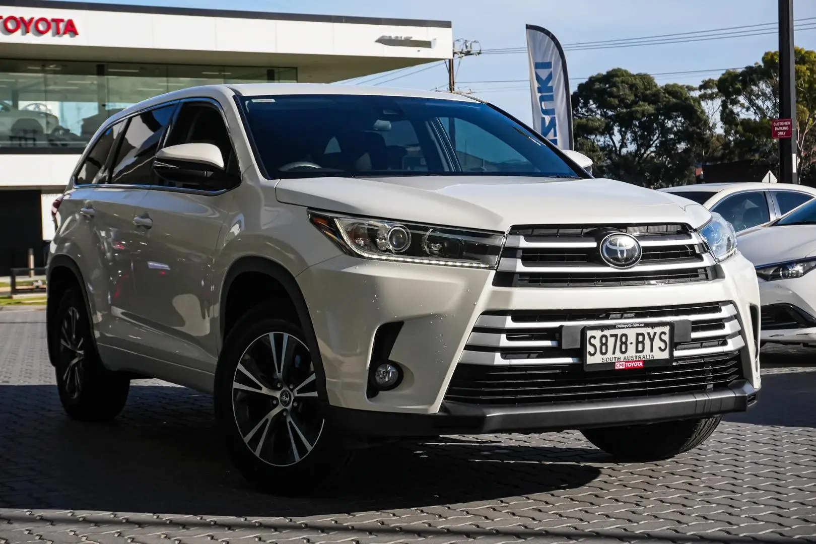 2018 Toyota Kluger Gallery Image 2