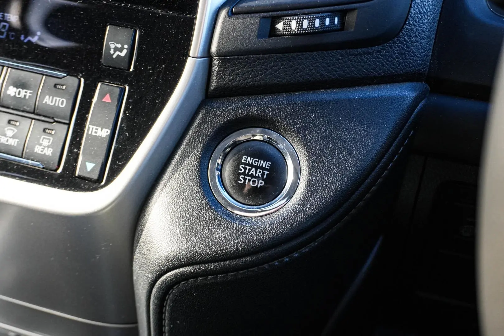 2018 Toyota Landcruiser Gallery Image 22