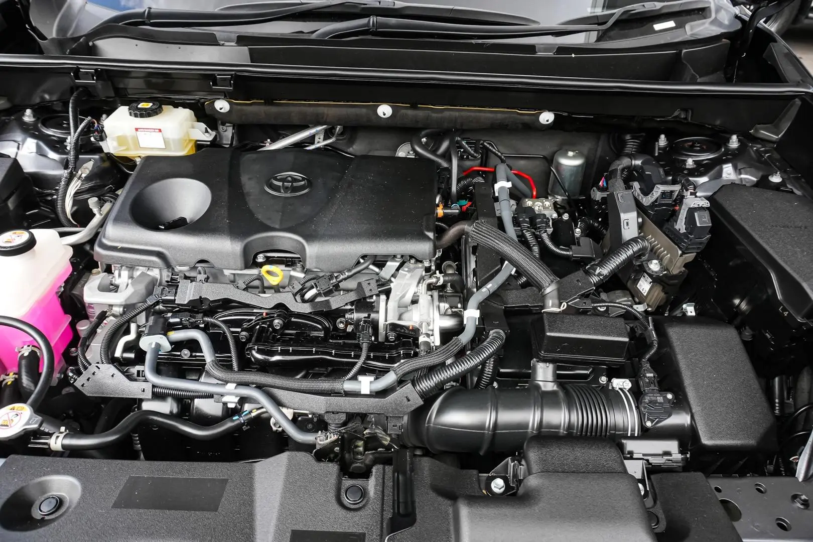 2020 Toyota RAV4 Gallery Image 23