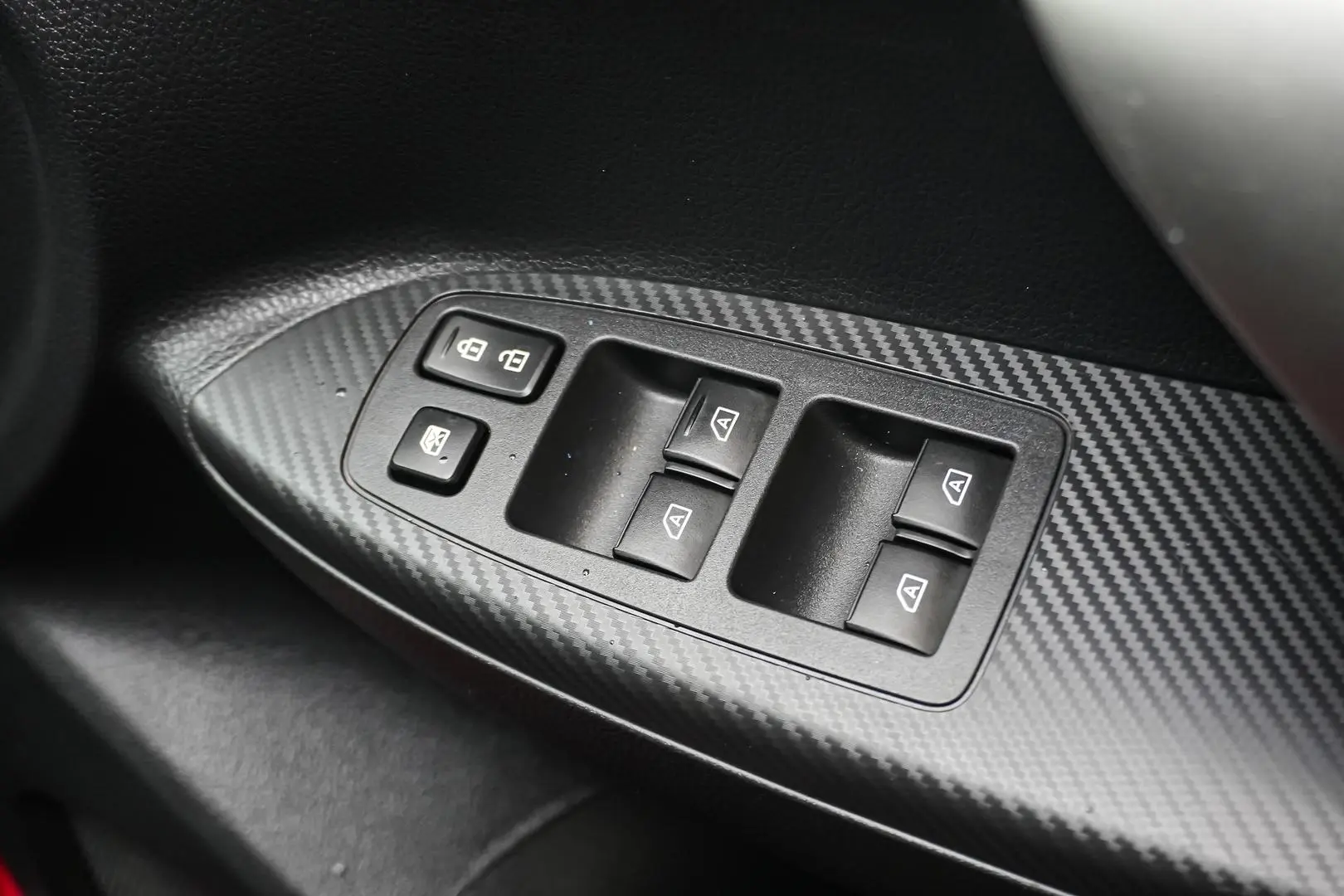 2021 Mitsubishi Eclipse Cross Gallery Image 16