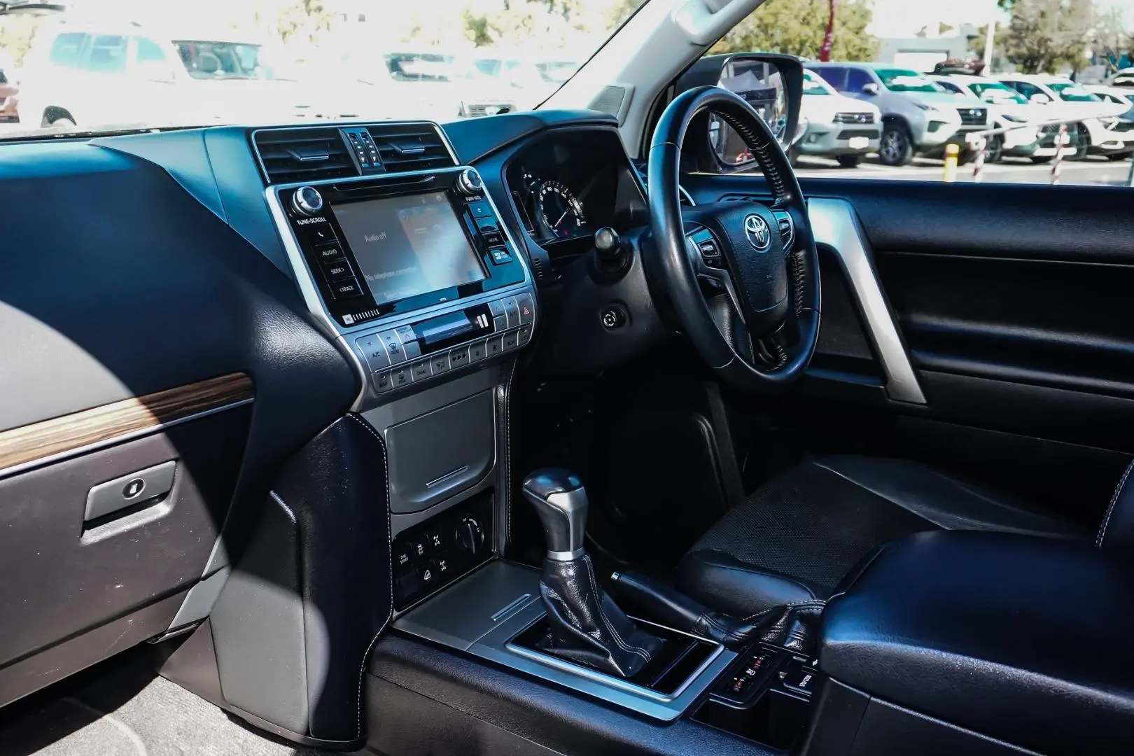 2018 Toyota Landcruiser Prado Gallery Image 12
