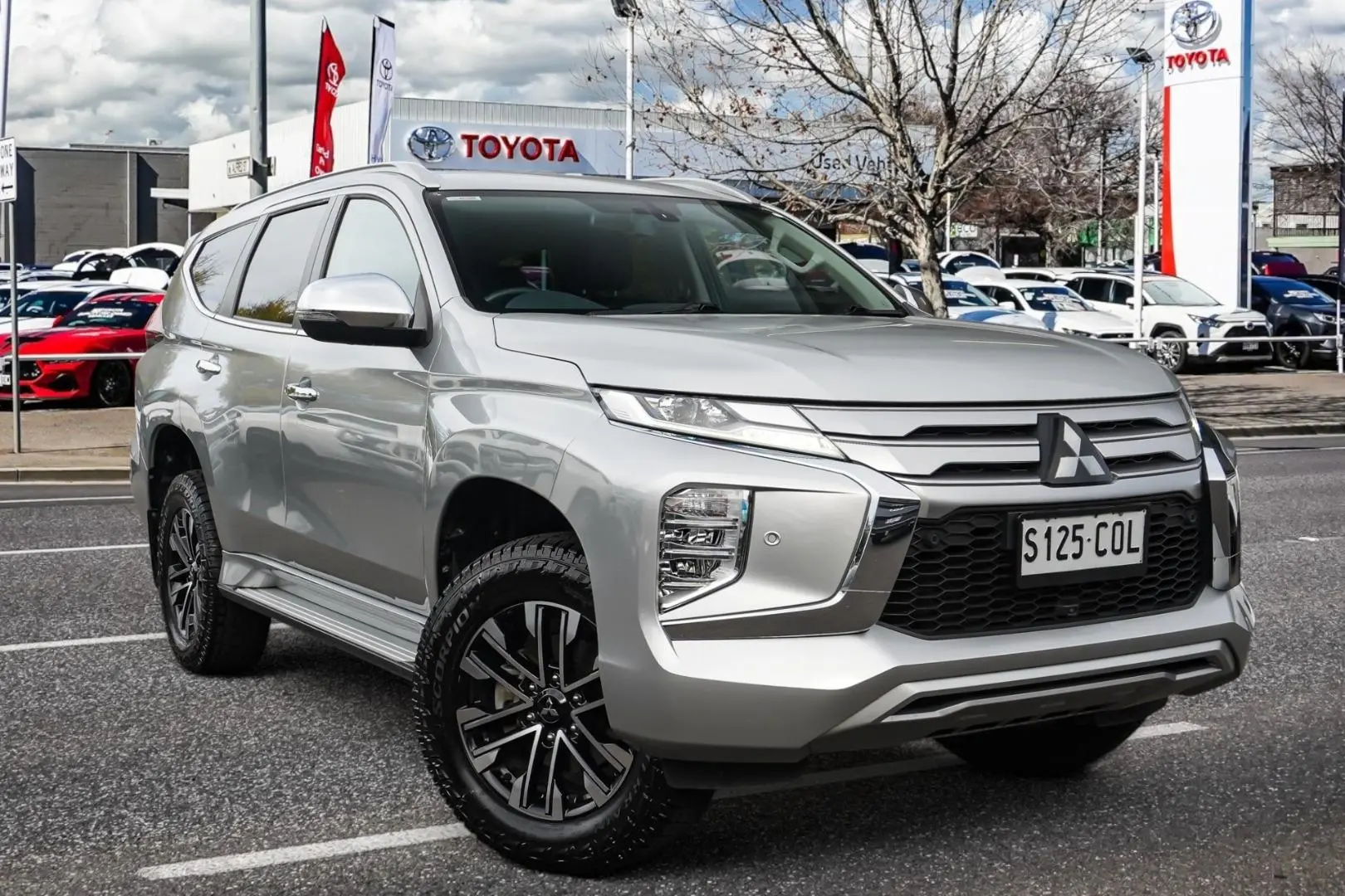 2022 Mitsubishi Pajero Sport Image
