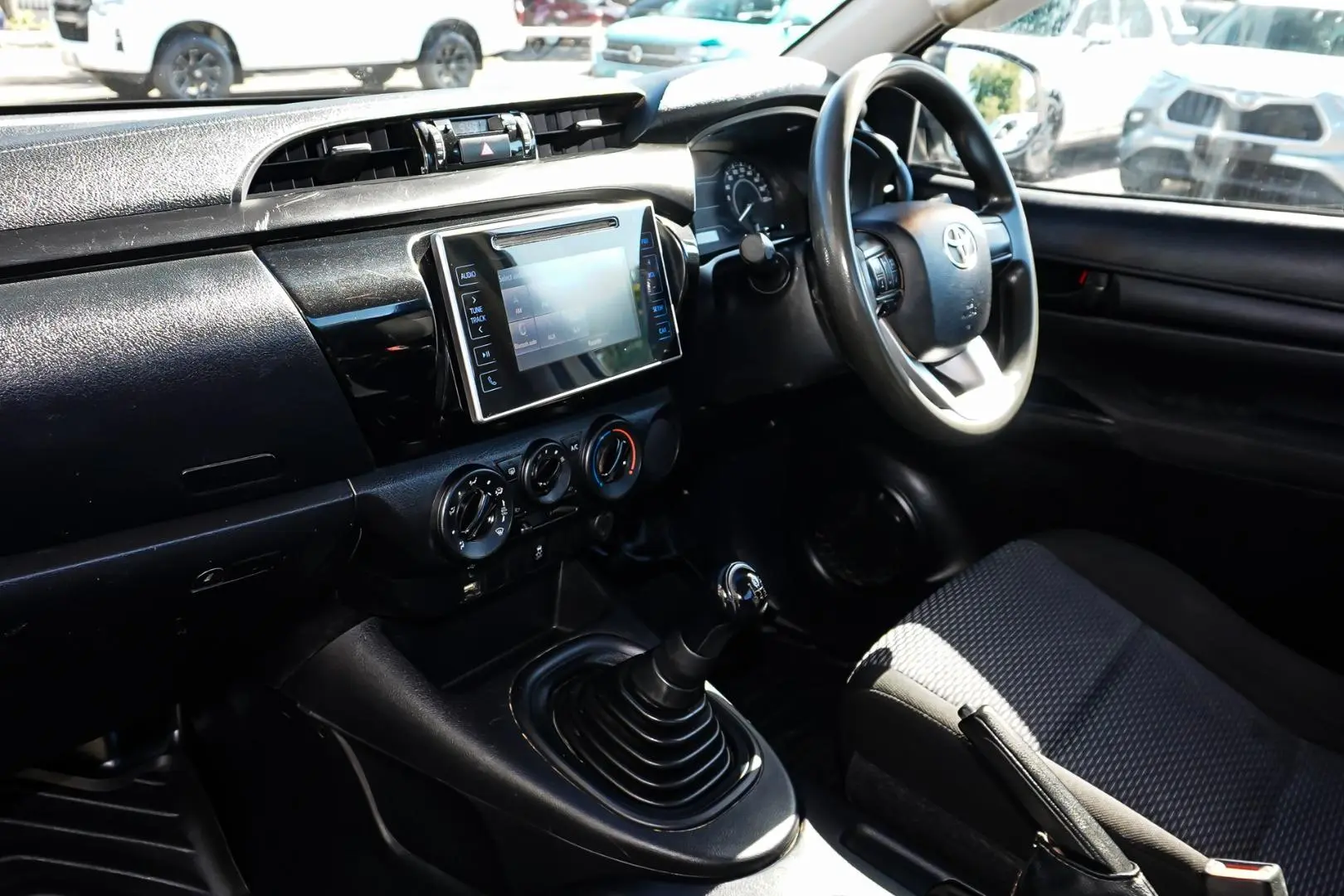 2019 Toyota Hilux Gallery Image 8