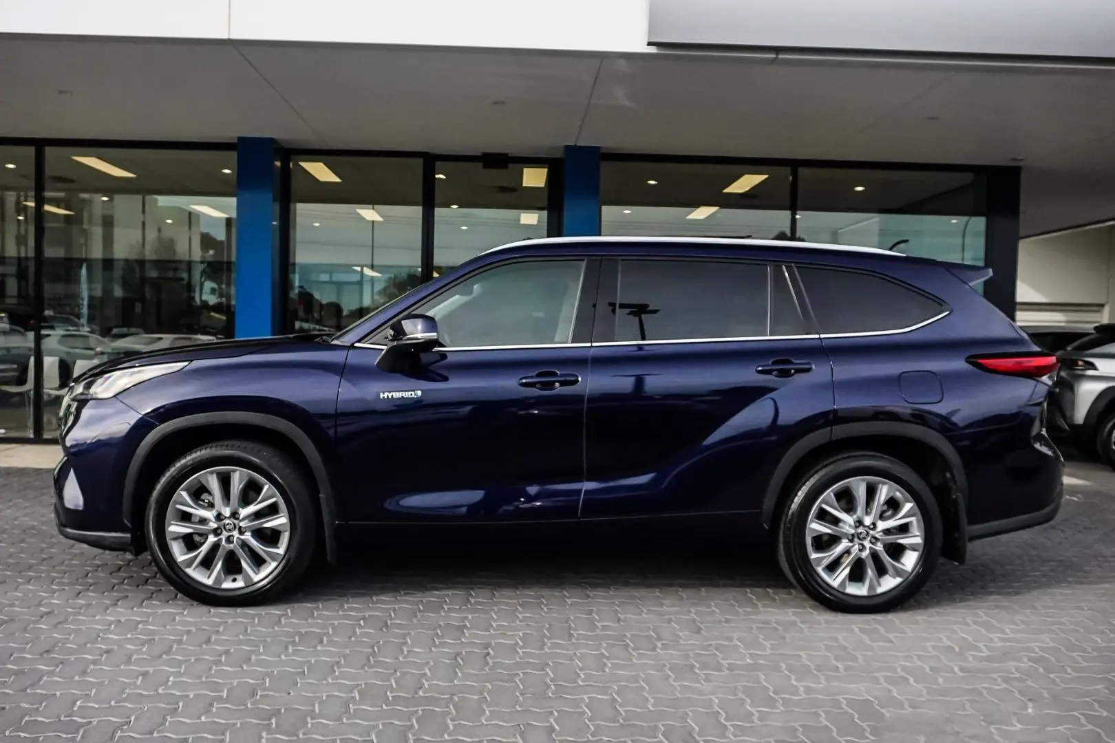 2021 Toyota Kluger Gallery Image 4