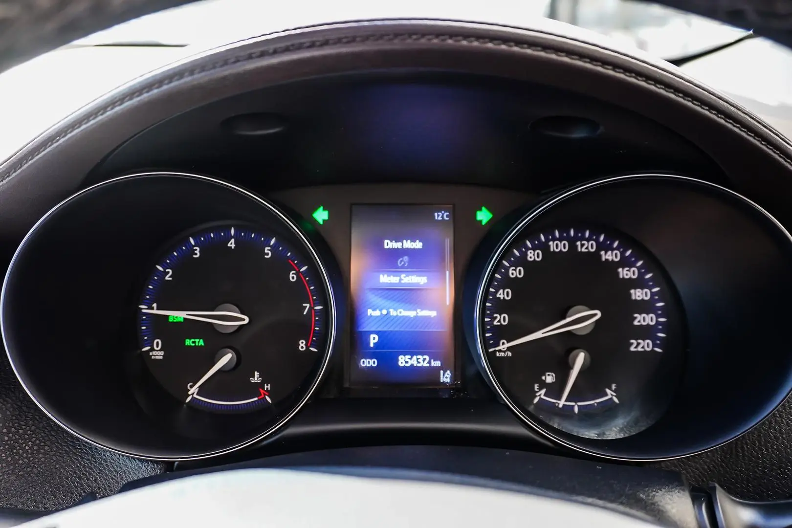 2017 Toyota C-HR Gallery Image 18