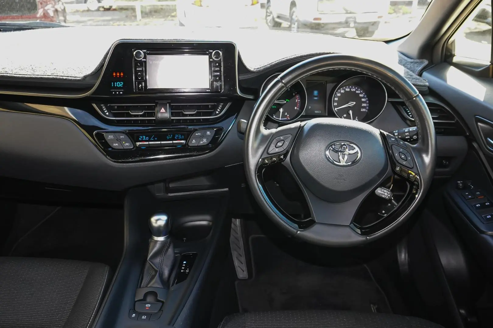 2018 Toyota C-HR Gallery Image 9