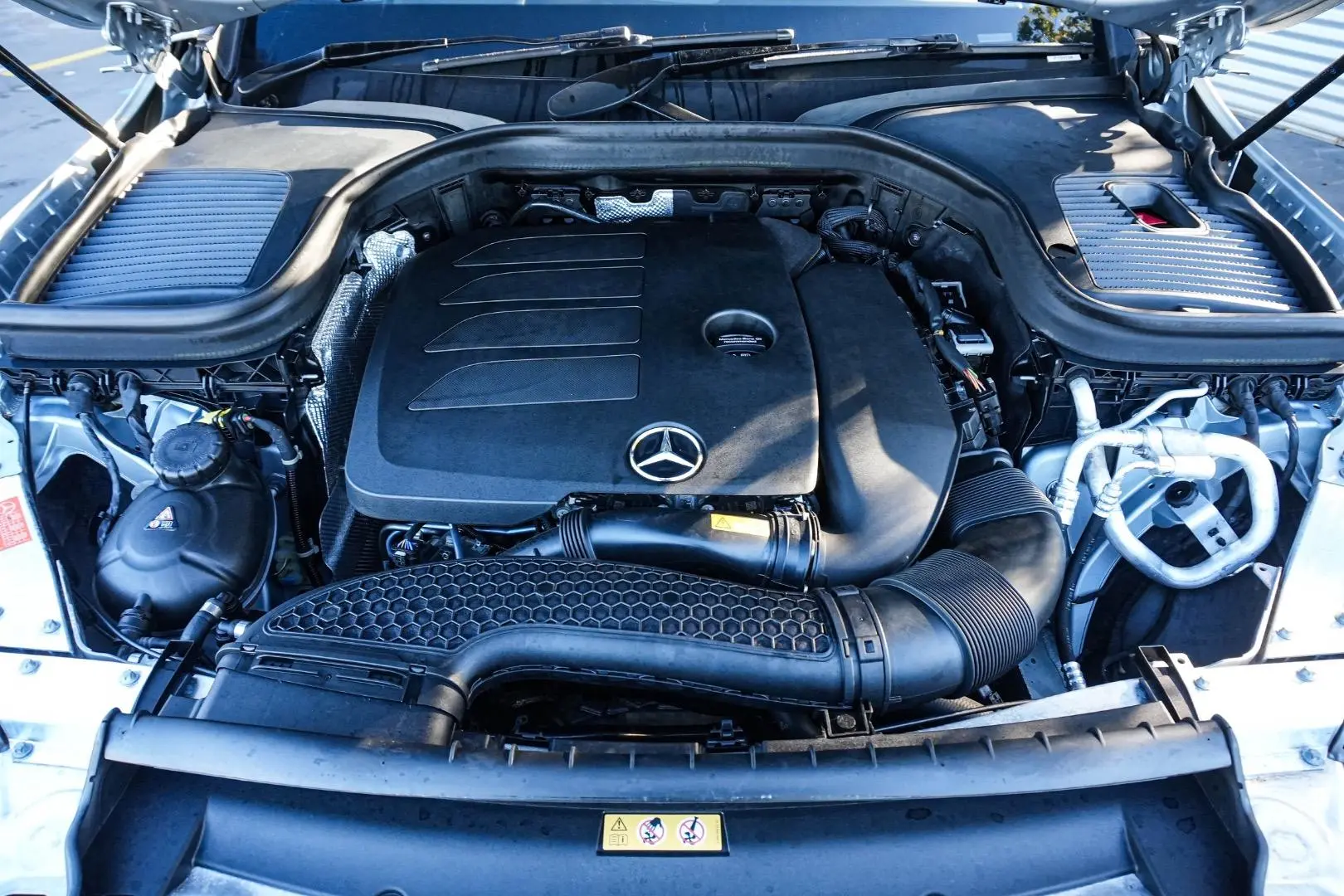 2021 Mercedes-Benz GLC-Class Gallery Image 24