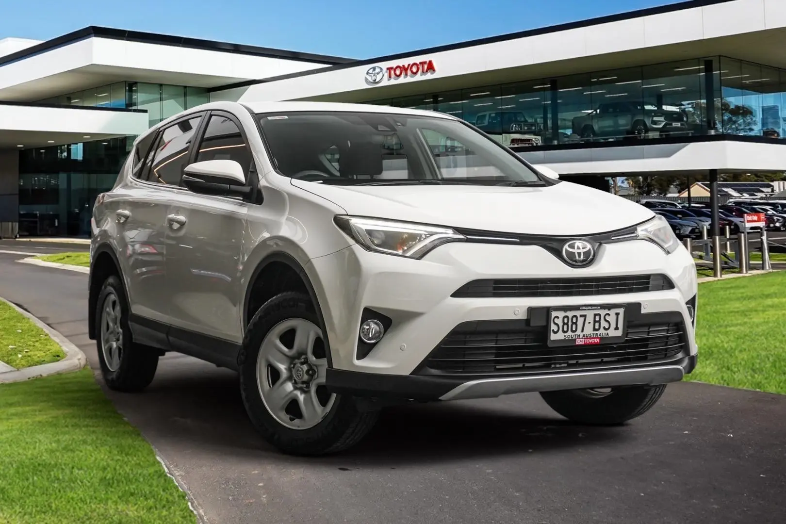 2017 Toyota RAV4 Image