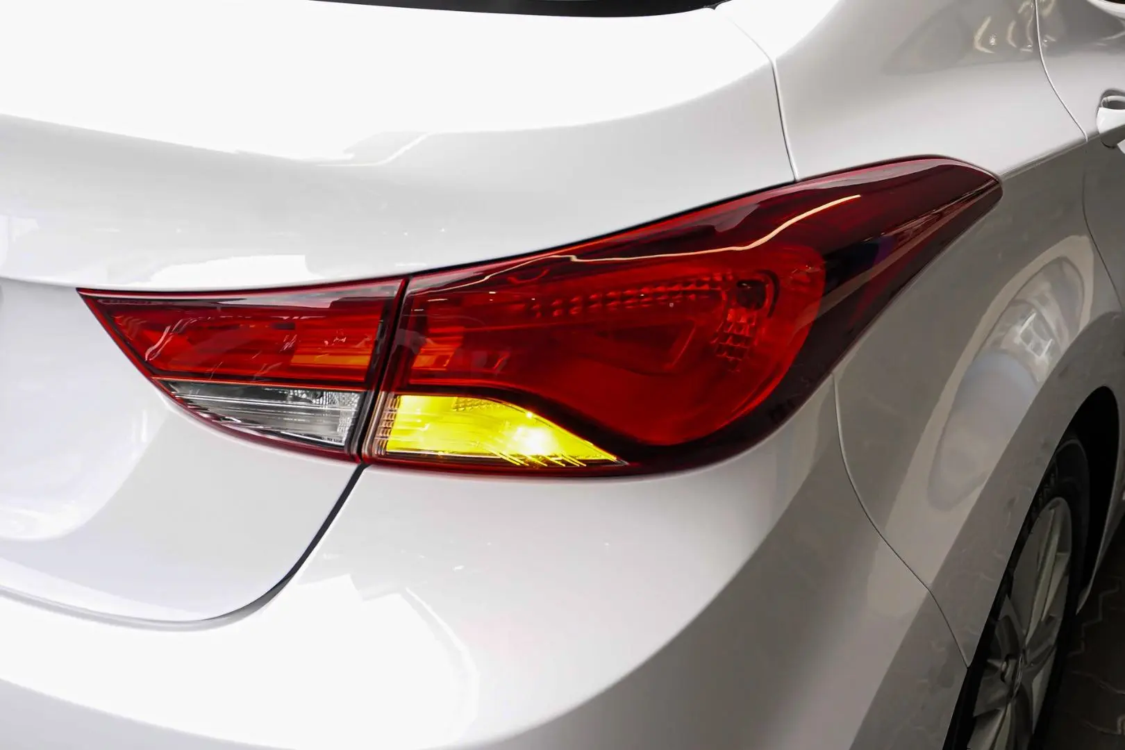 2014 Hyundai Elantra Gallery Image 14