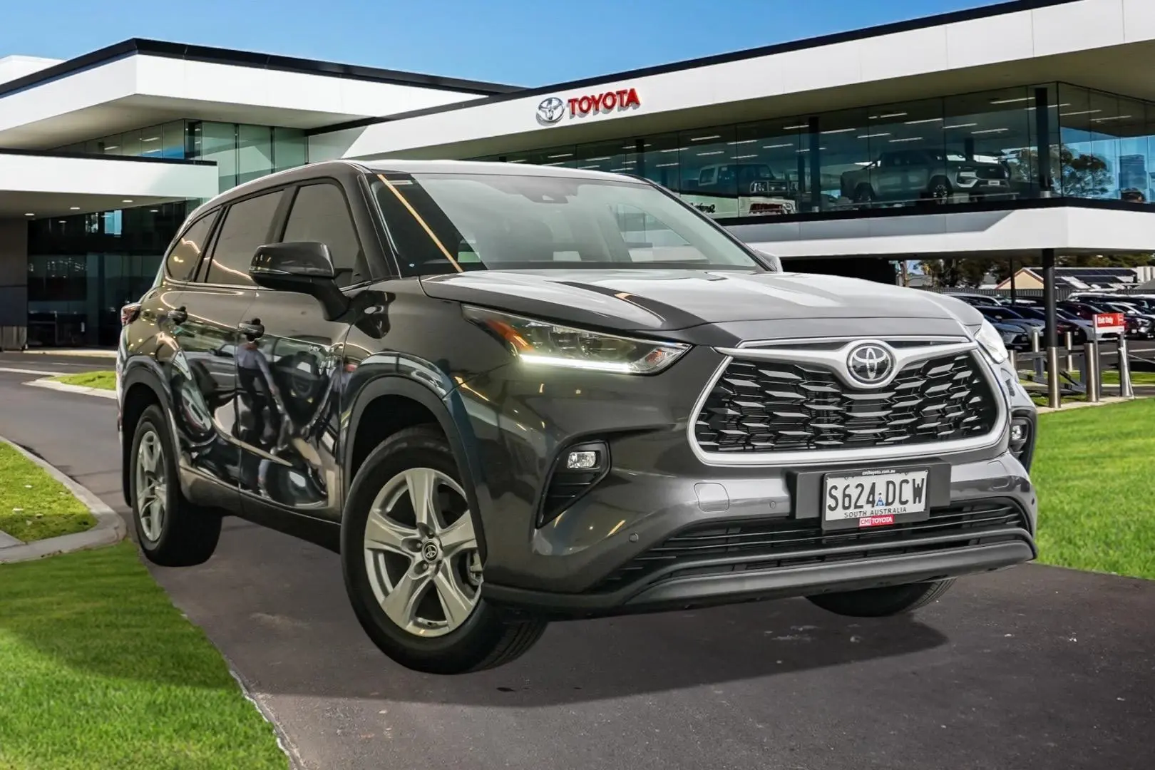 2024 Toyota Kluger Gallery Image 1