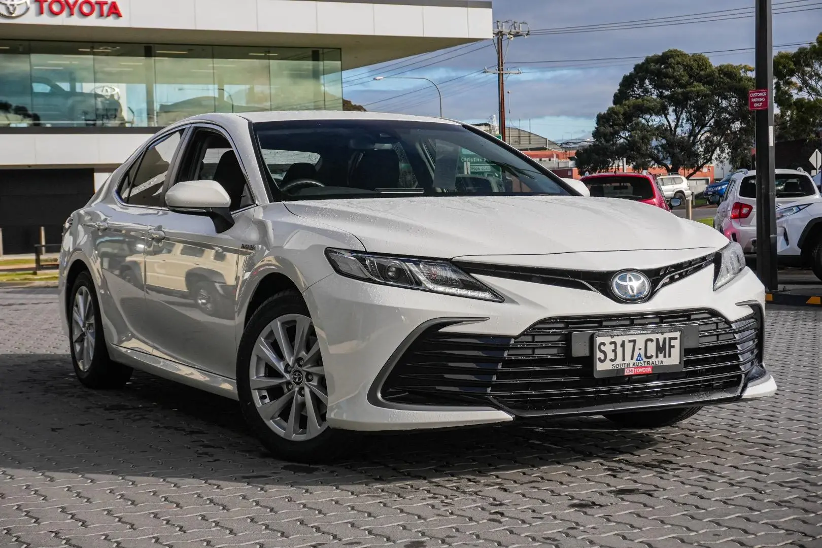2021 Toyota Camry Gallery Image 2