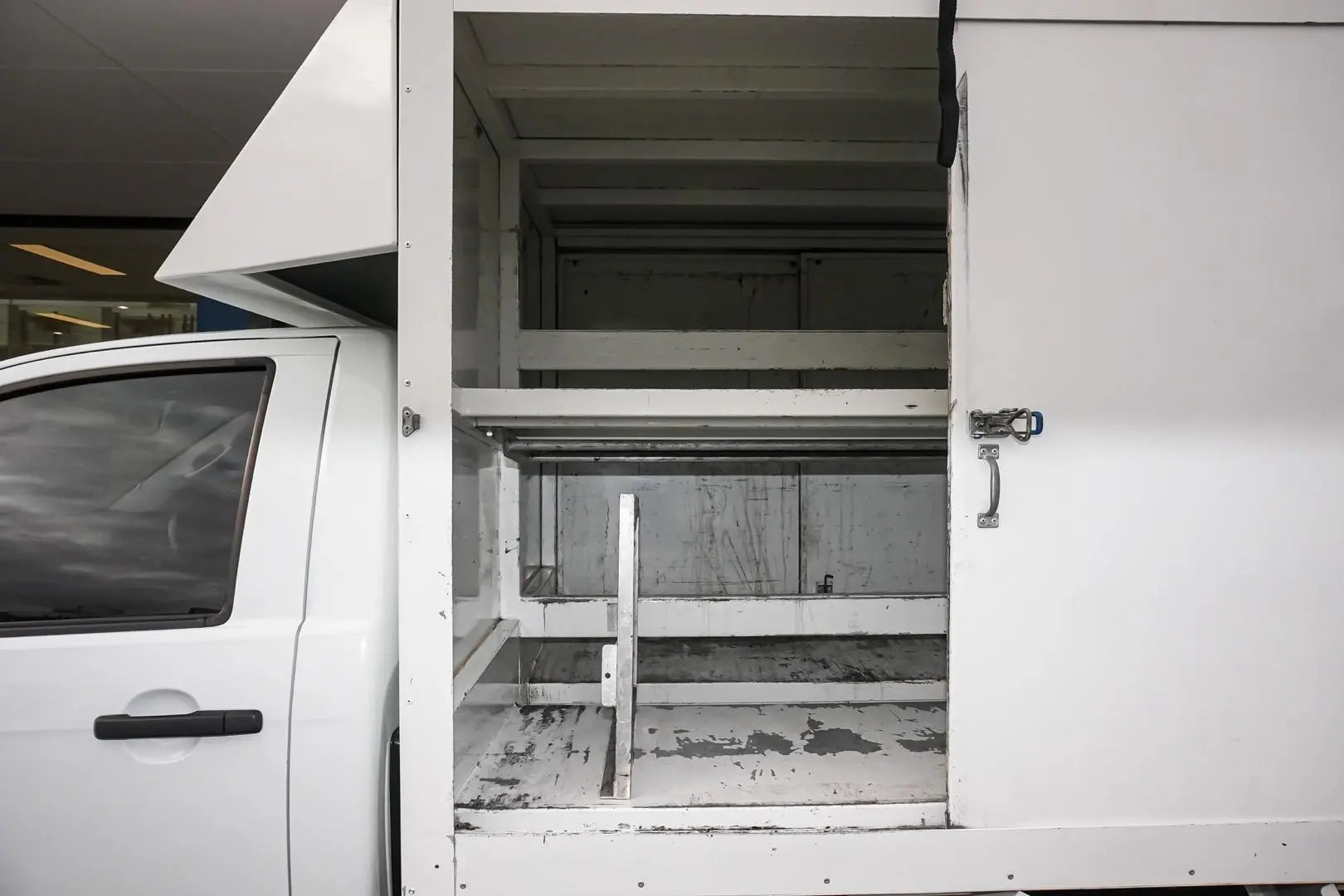 2018 Isuzu D-MAX Gallery Image 14