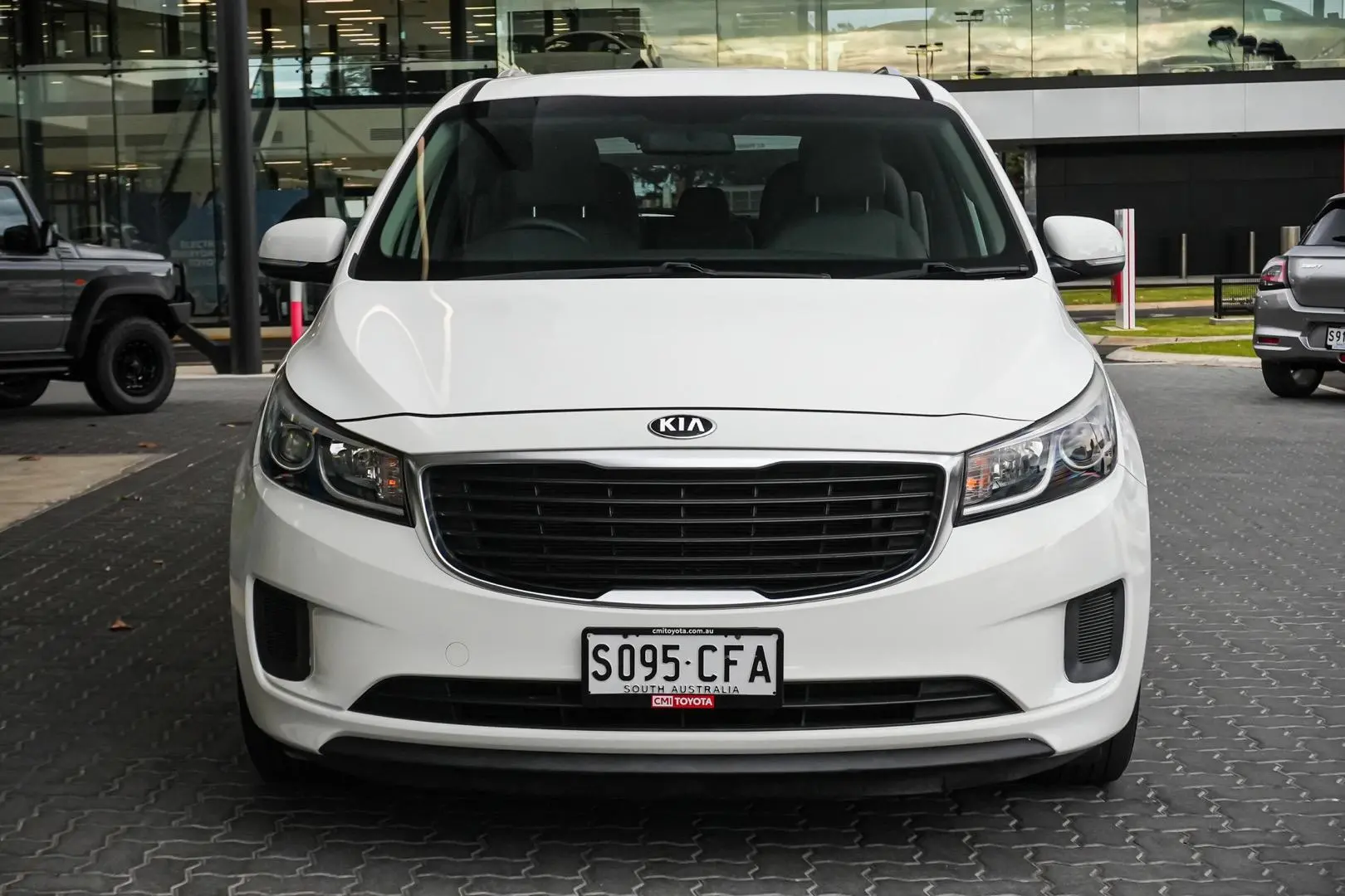2018 Kia Carnival Gallery Image 5