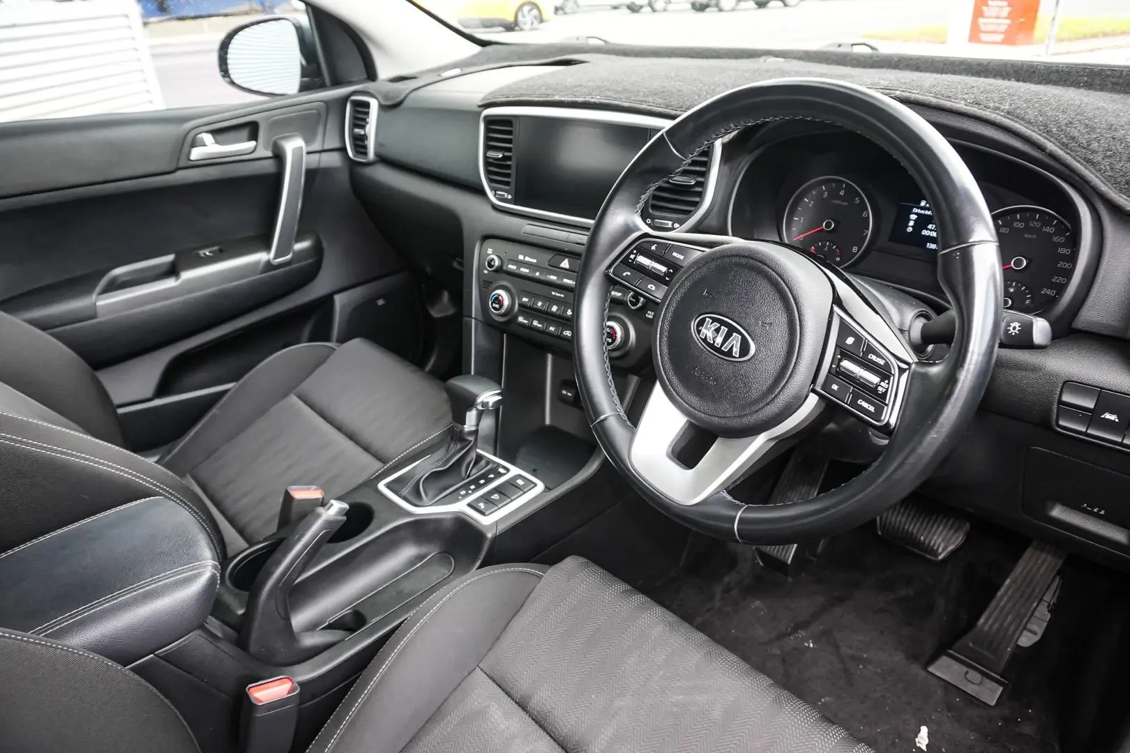 2020 Kia Sportage Gallery Image 7