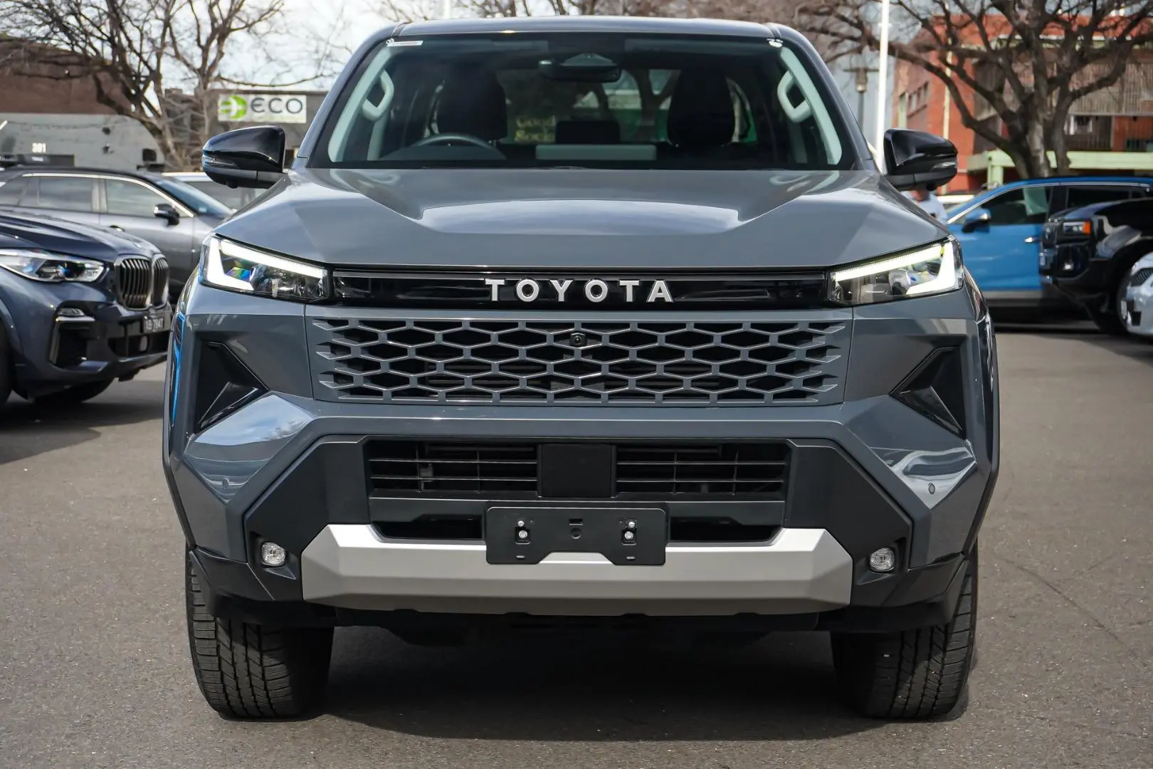 2025 Toyota Hilux Gallery Image 4