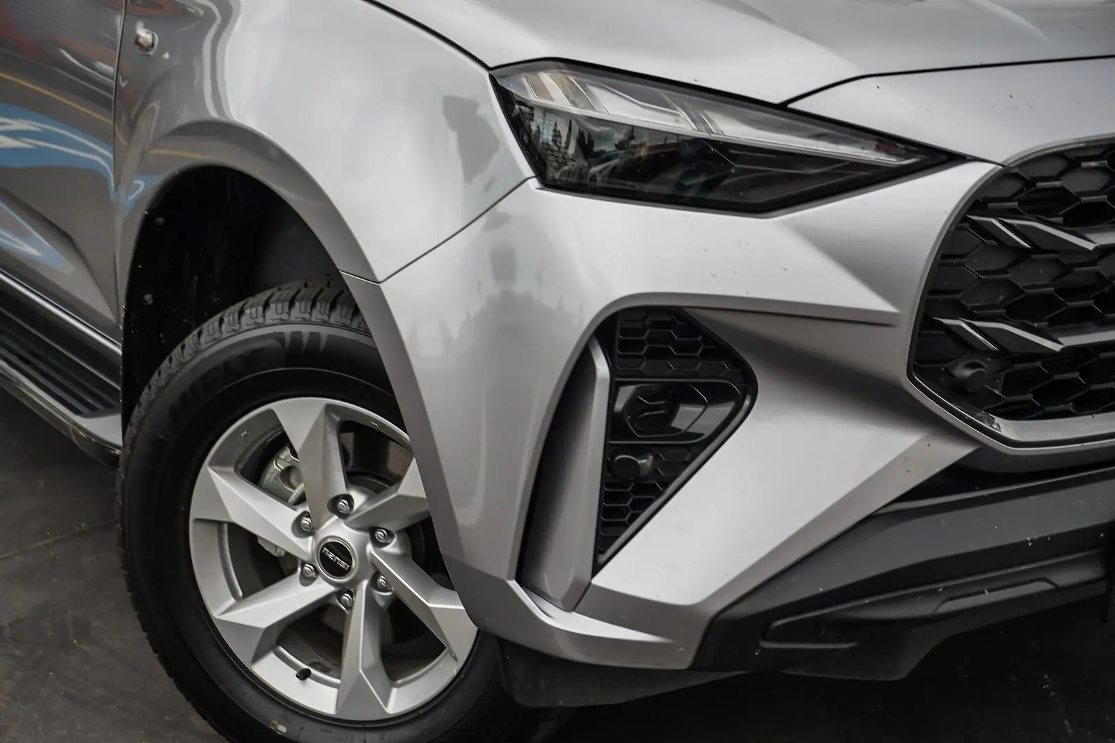 2025 Isuzu MU-X Gallery Image 14