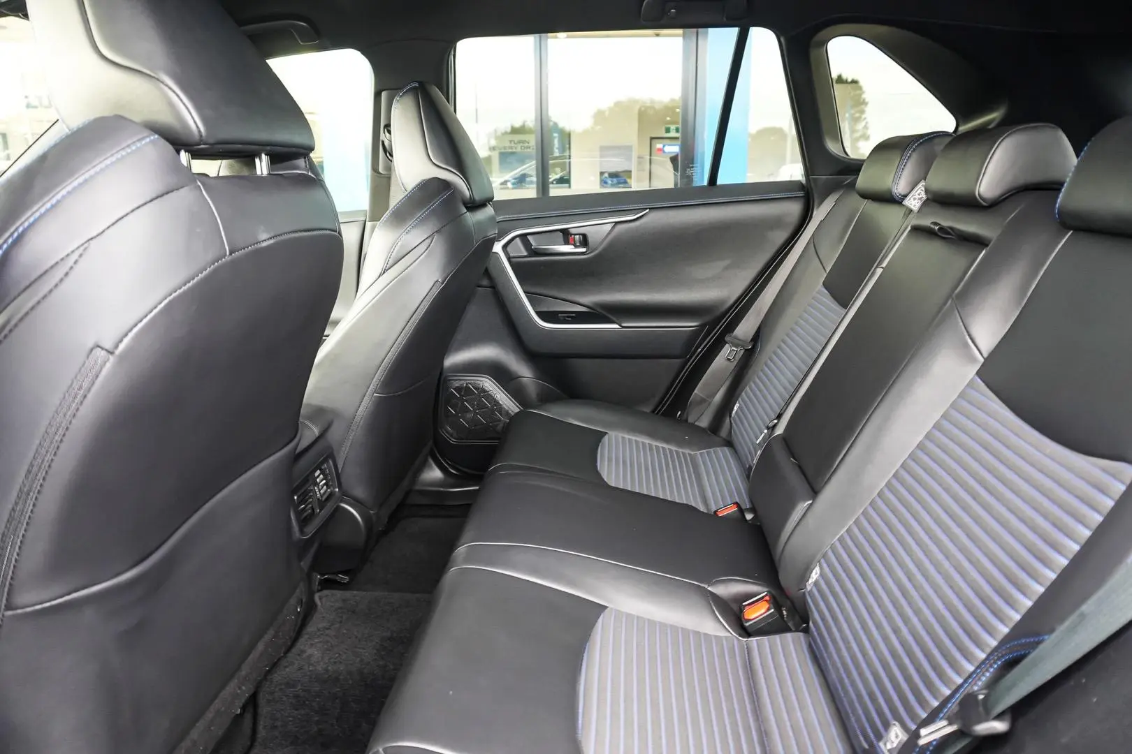 2024 Toyota RAV4 Gallery Image 8