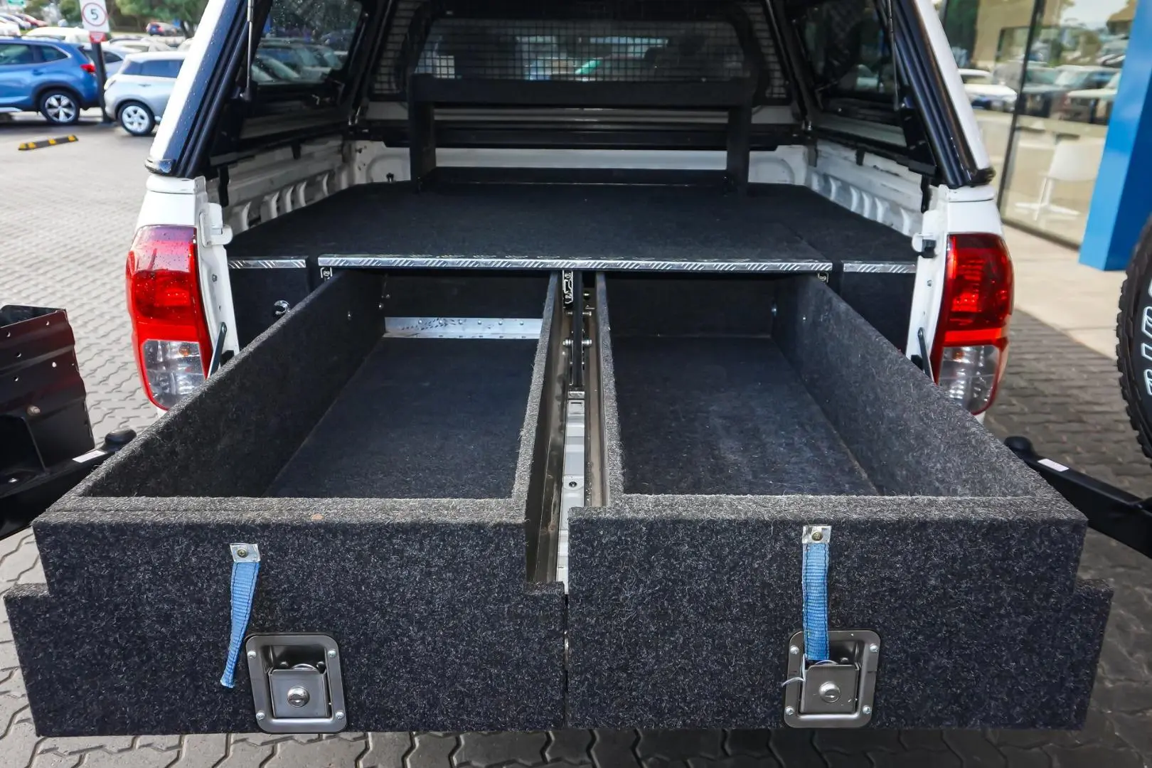 2023 Toyota Hilux Gallery Image 11