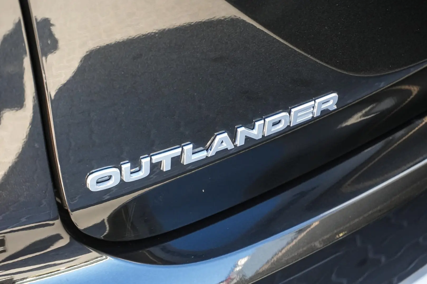 2021 Mitsubishi Outlander Gallery Image 9