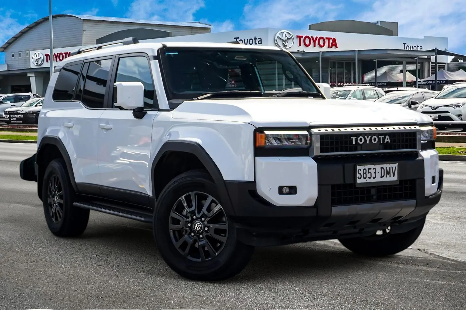 2024 Toyota Landcruiser Prado Image