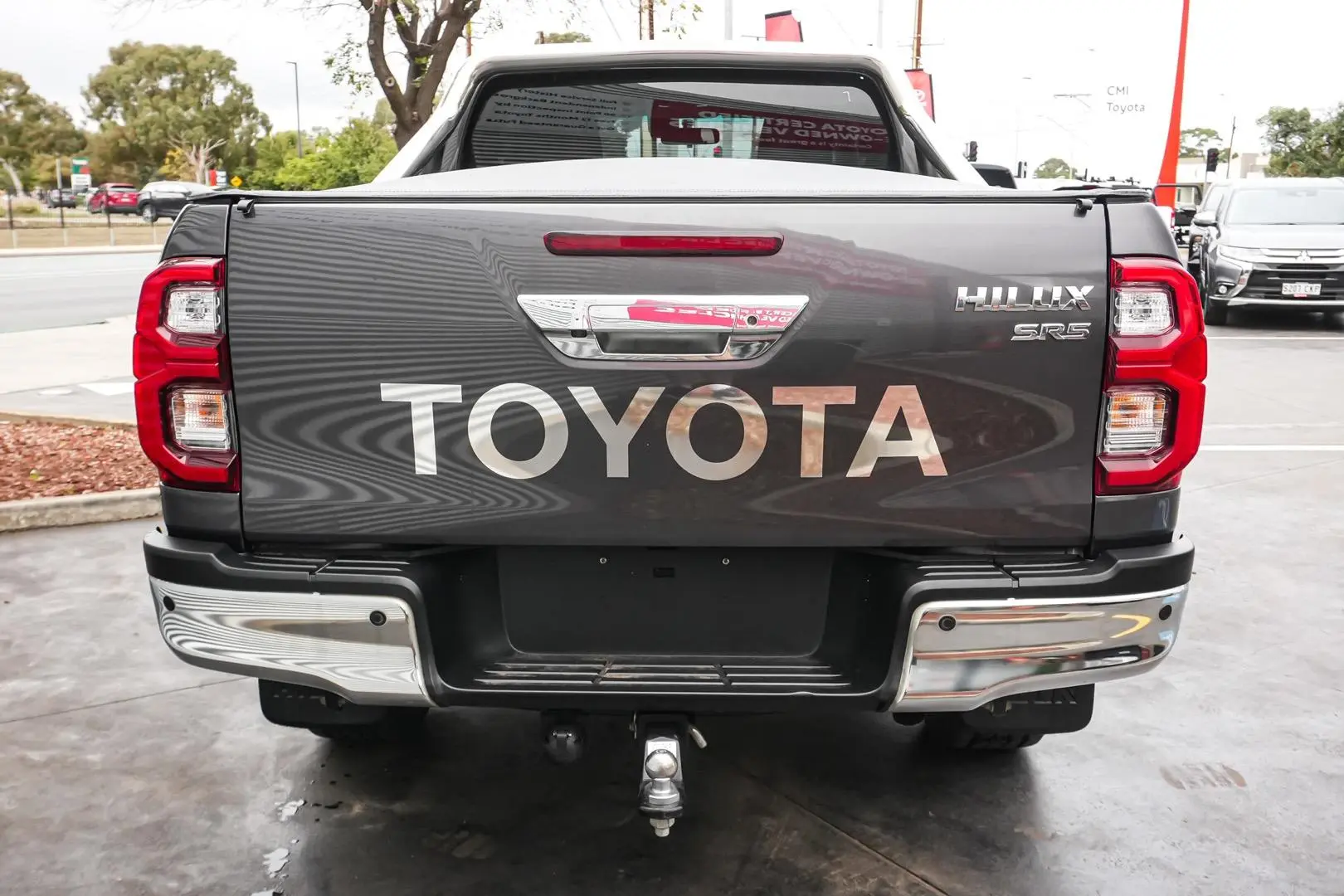 2021 Toyota Hilux Gallery Image 6