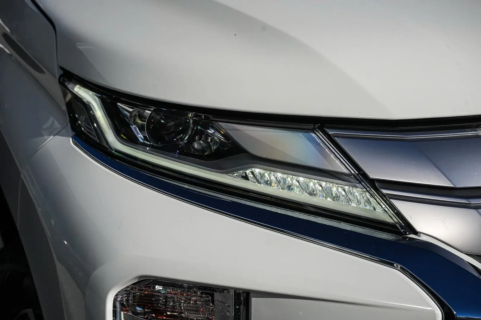 2022 Mitsubishi Pajero Sport Gallery Image 12