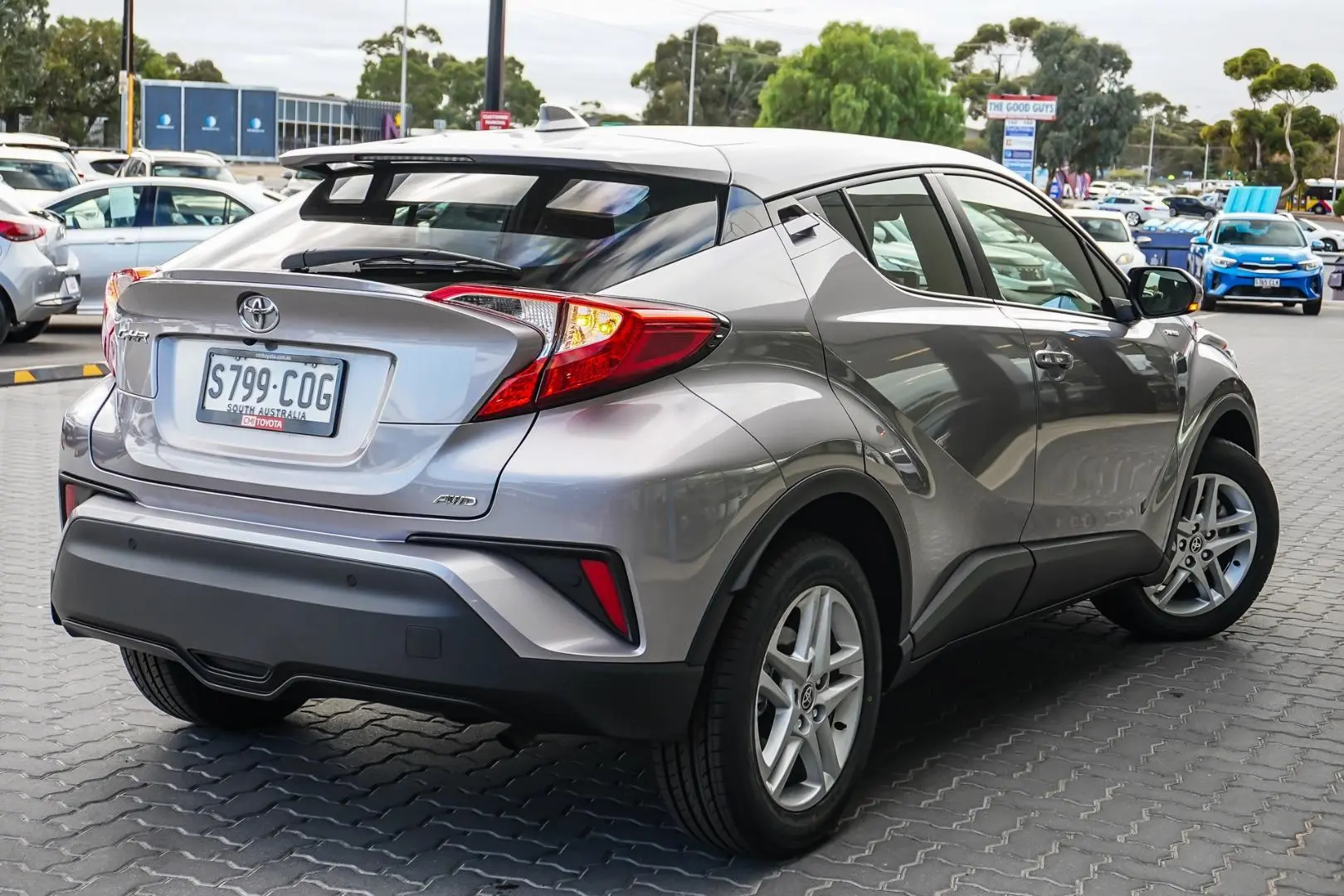 2021 Toyota C-HR Gallery Image 2