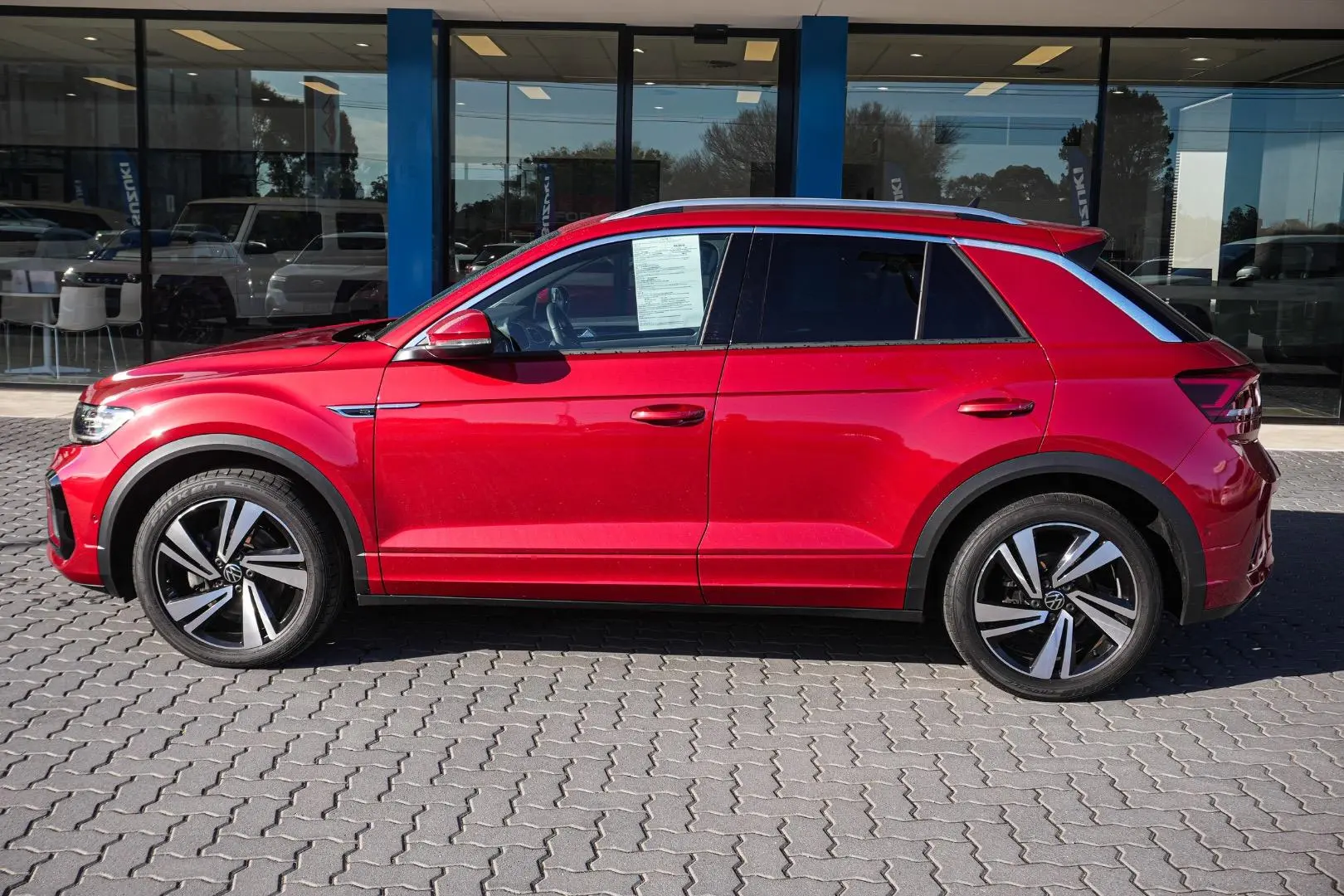 2022 Volkswagen T-Roc Gallery Image 4