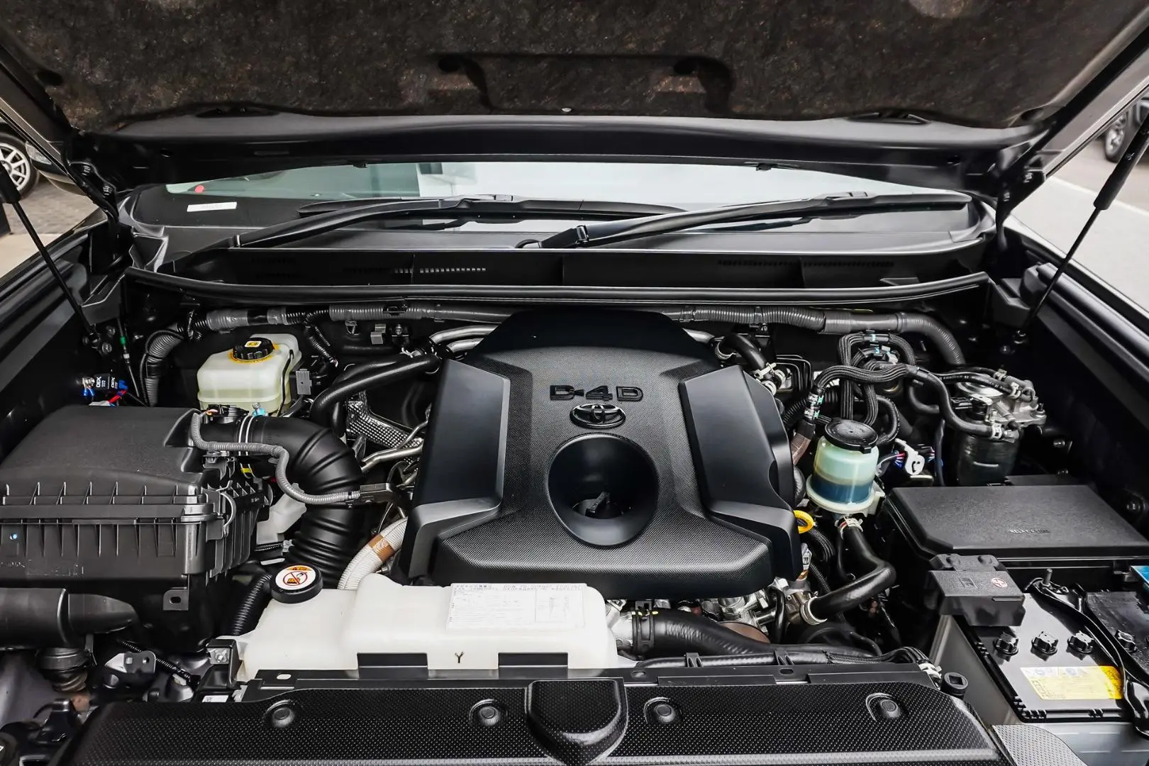 2021 Toyota Landcruiser Prado Gallery Image 25