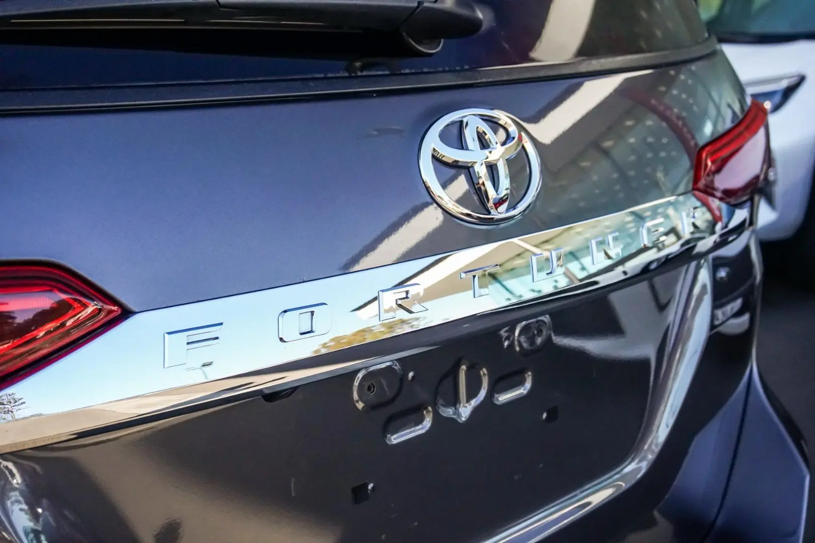 2018 Toyota Fortuner Gallery Image 15