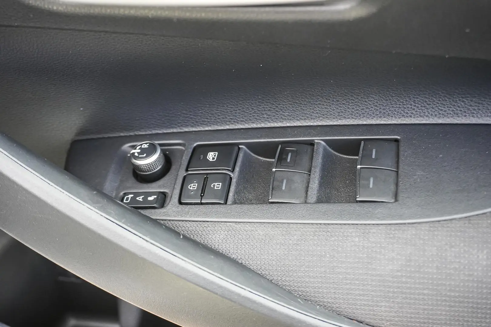 2020 Toyota Corolla Gallery Image 16