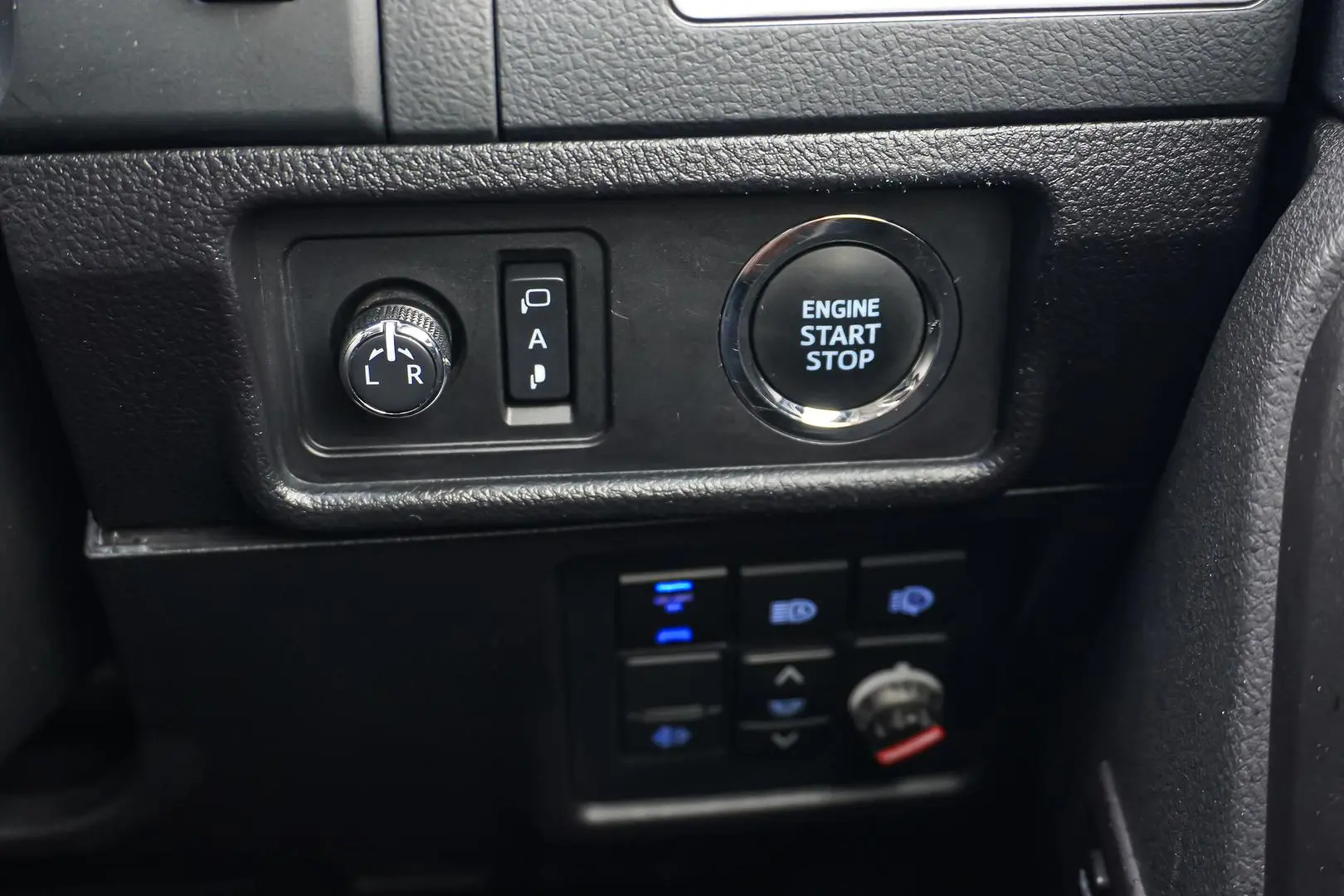2022 Toyota Landcruiser Prado Gallery Image 22